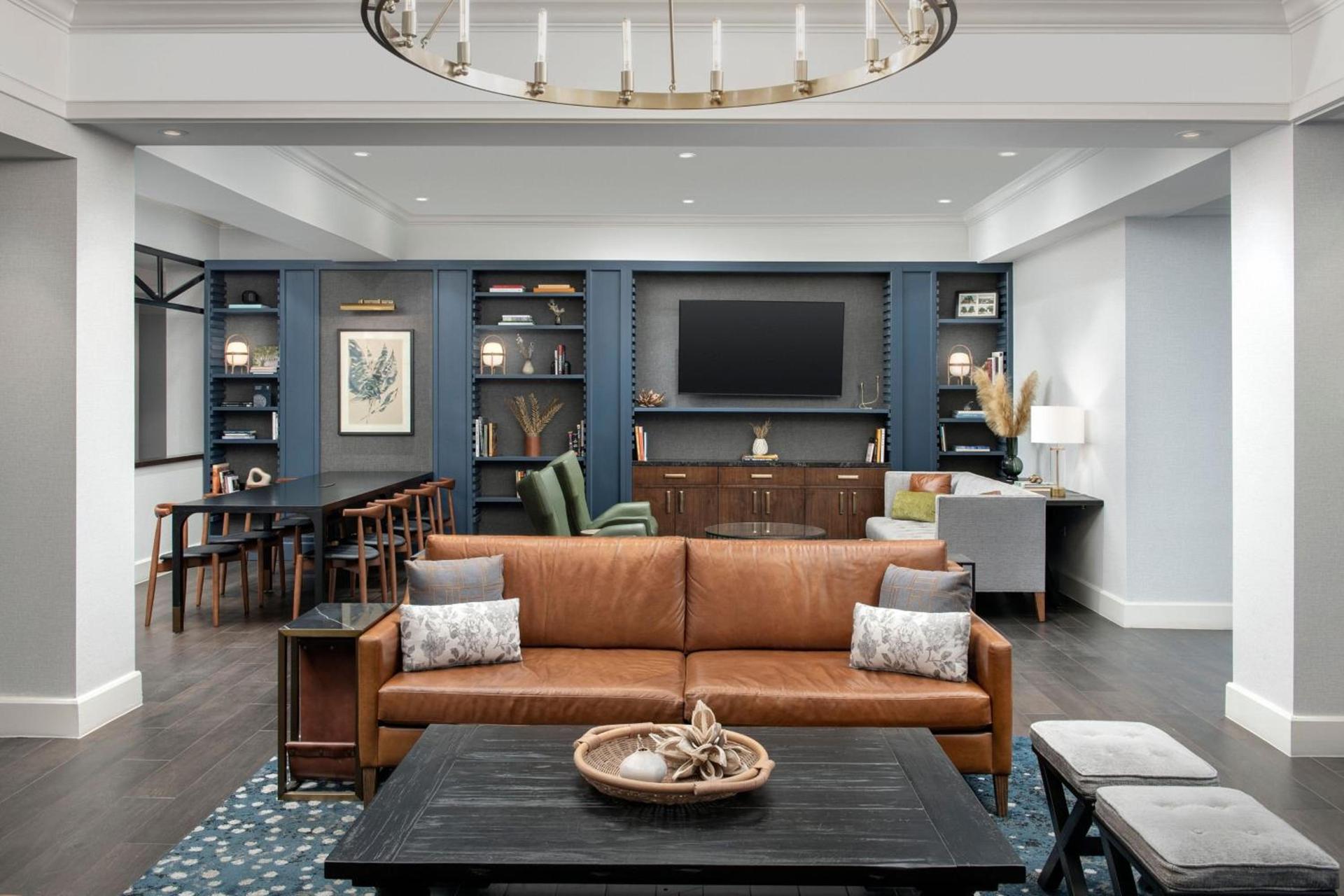 Courtyard by Marriott Savannah Downtown - Historic District photo 10