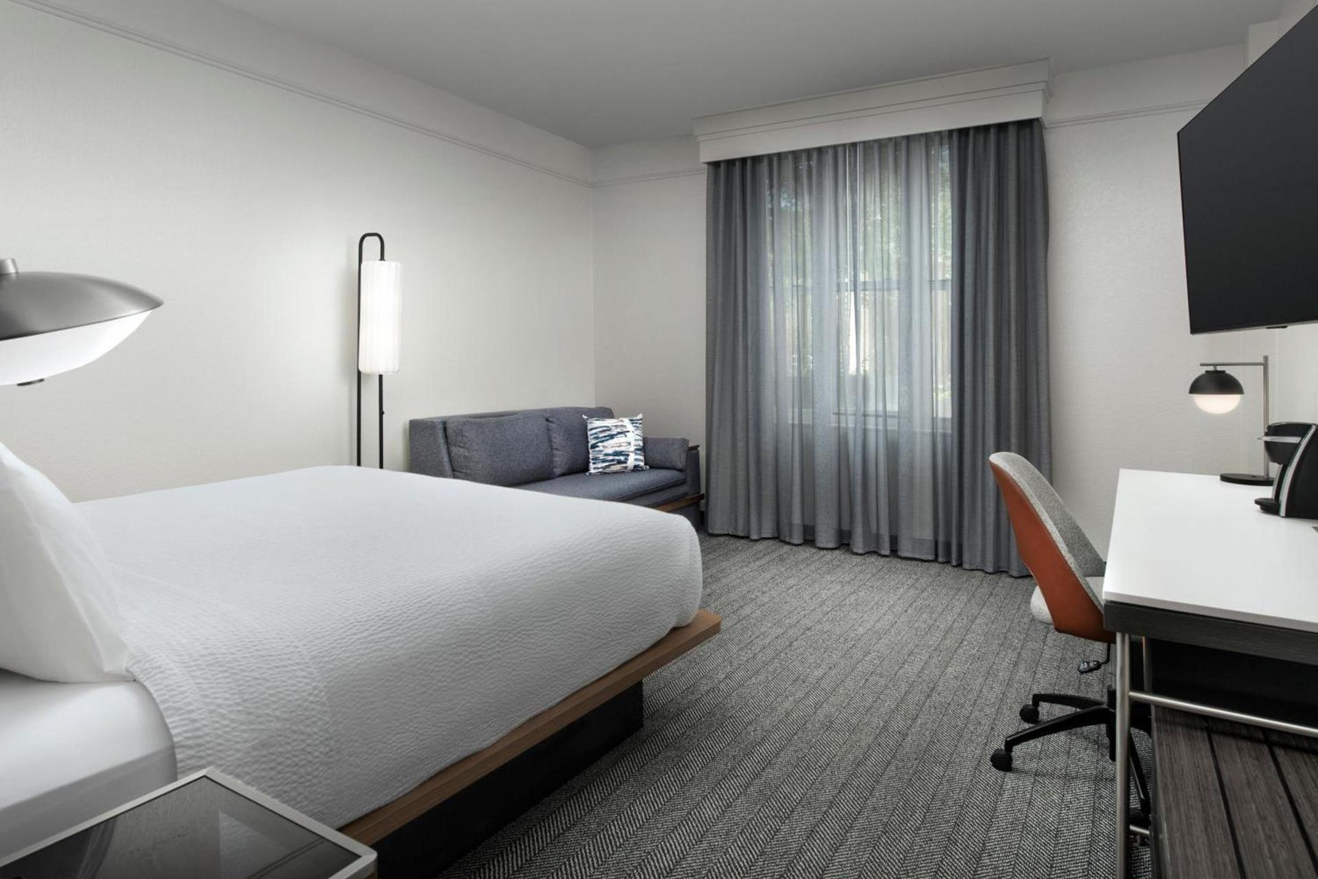Courtyard by Marriott Savannah Downtown - Historic District photo 16