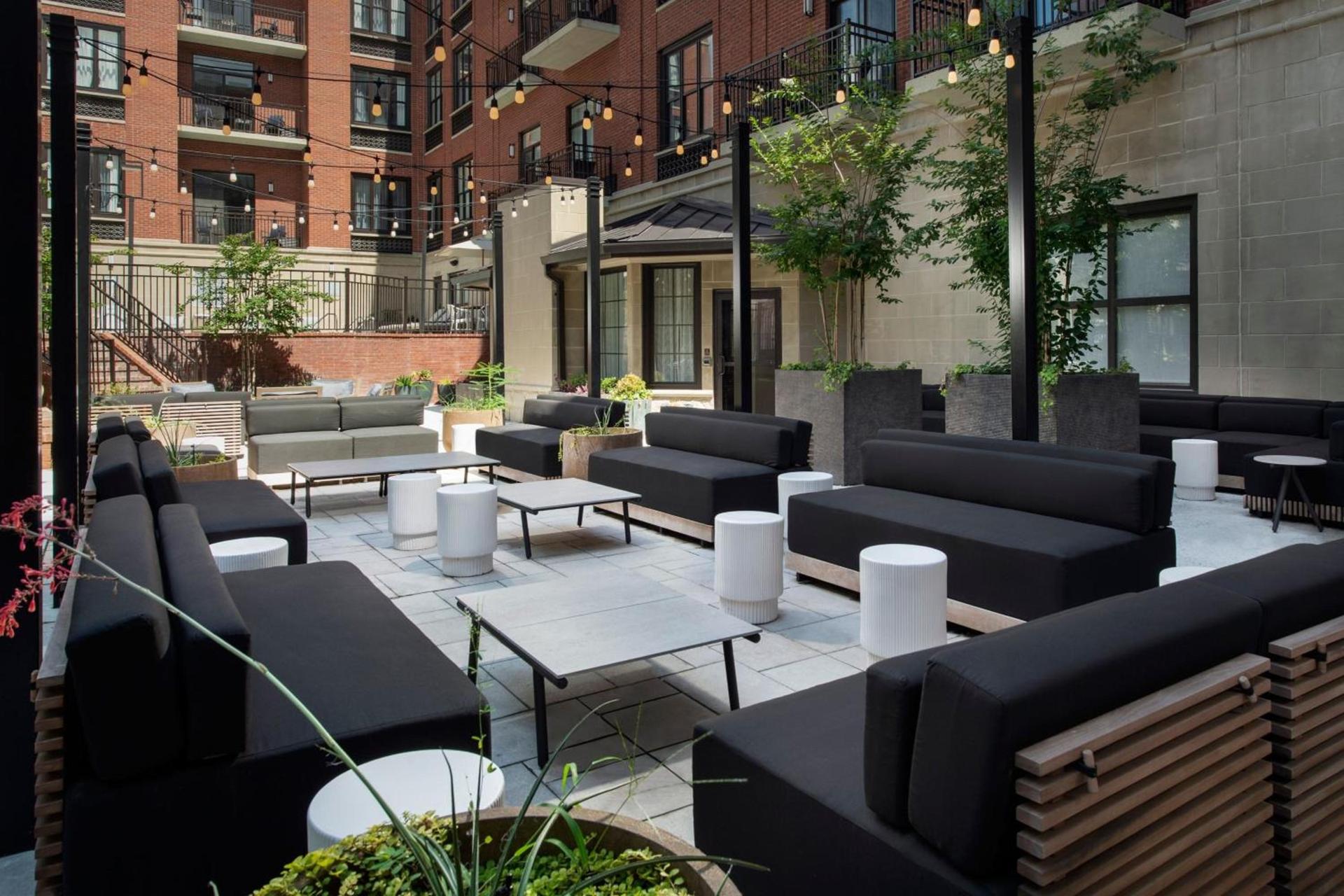 Courtyard by Marriott Savannah Downtown - Historic District photo 38