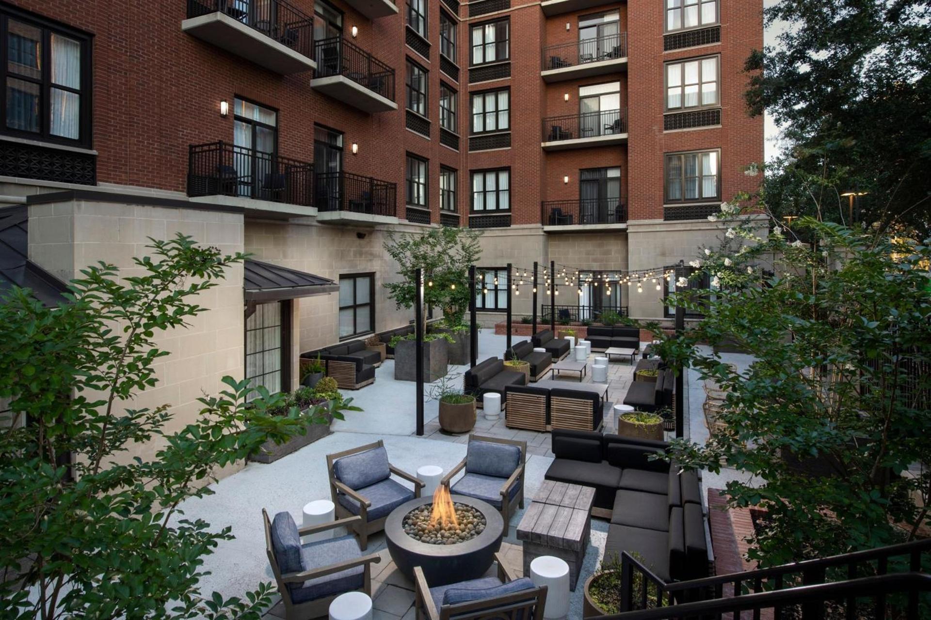 Courtyard by Marriott Savannah Downtown - Historic District photo 36