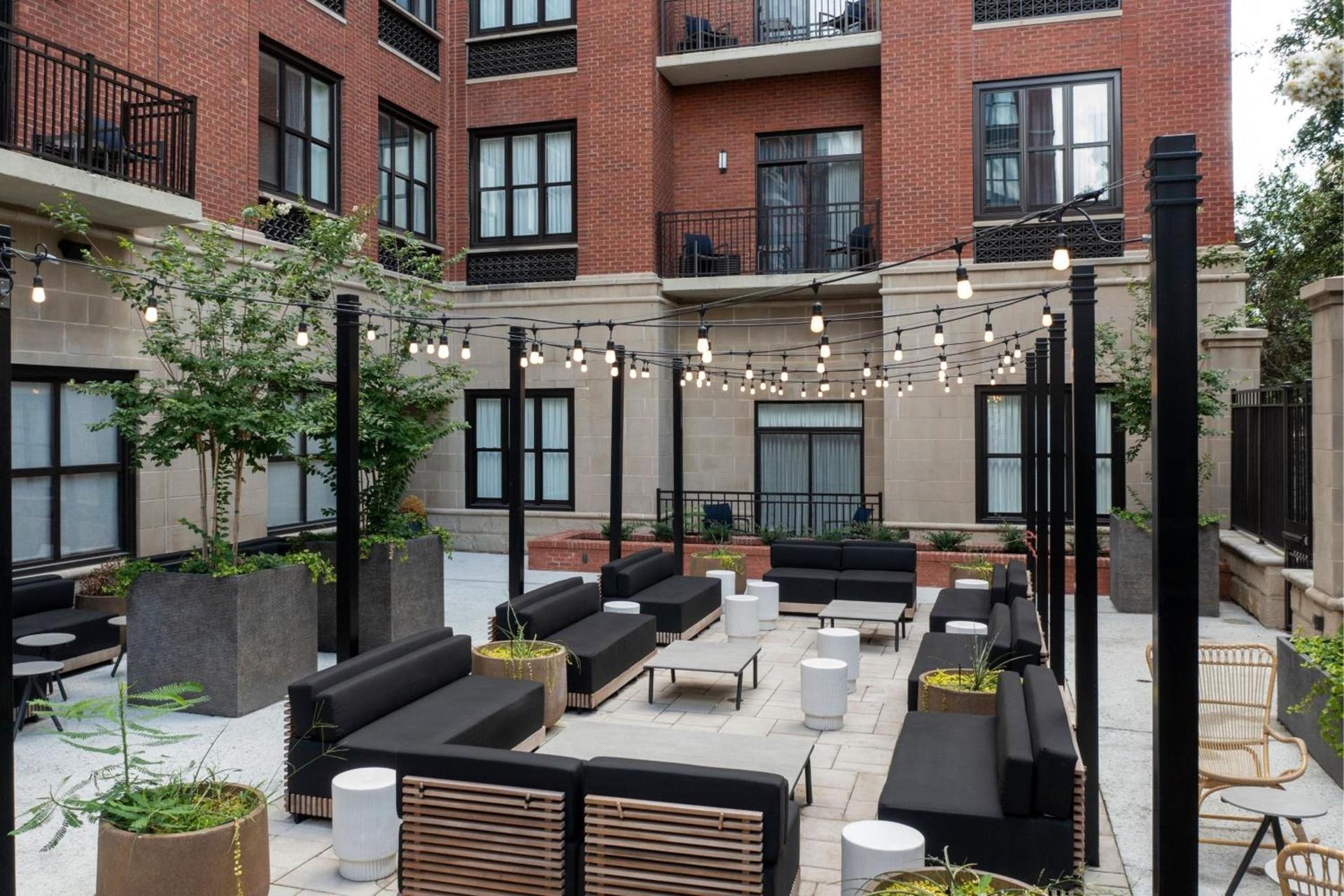 Courtyard by Marriott Savannah Downtown - Historic District photo 40