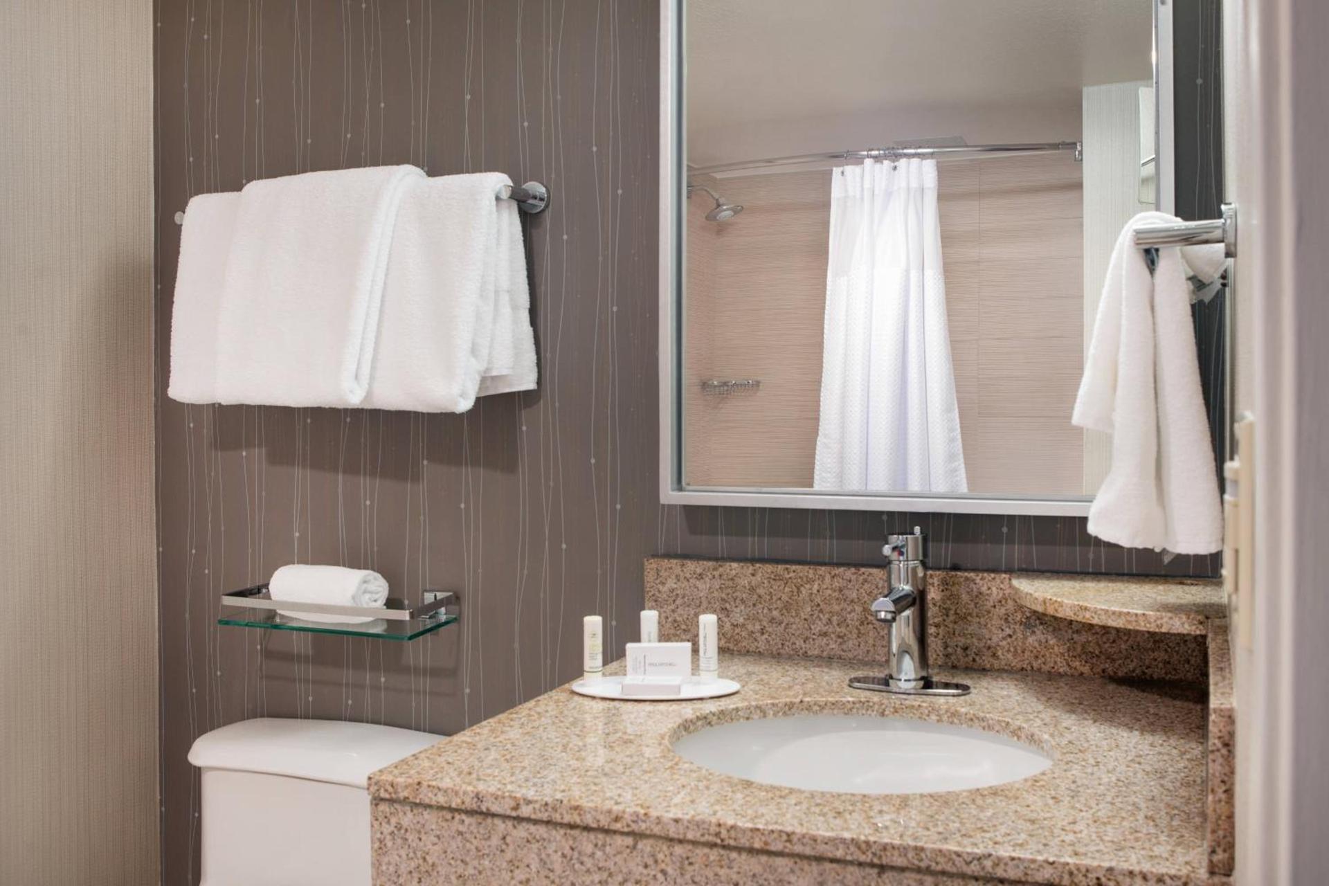 Courtyard by Marriott Richmond Berkeley photo 9