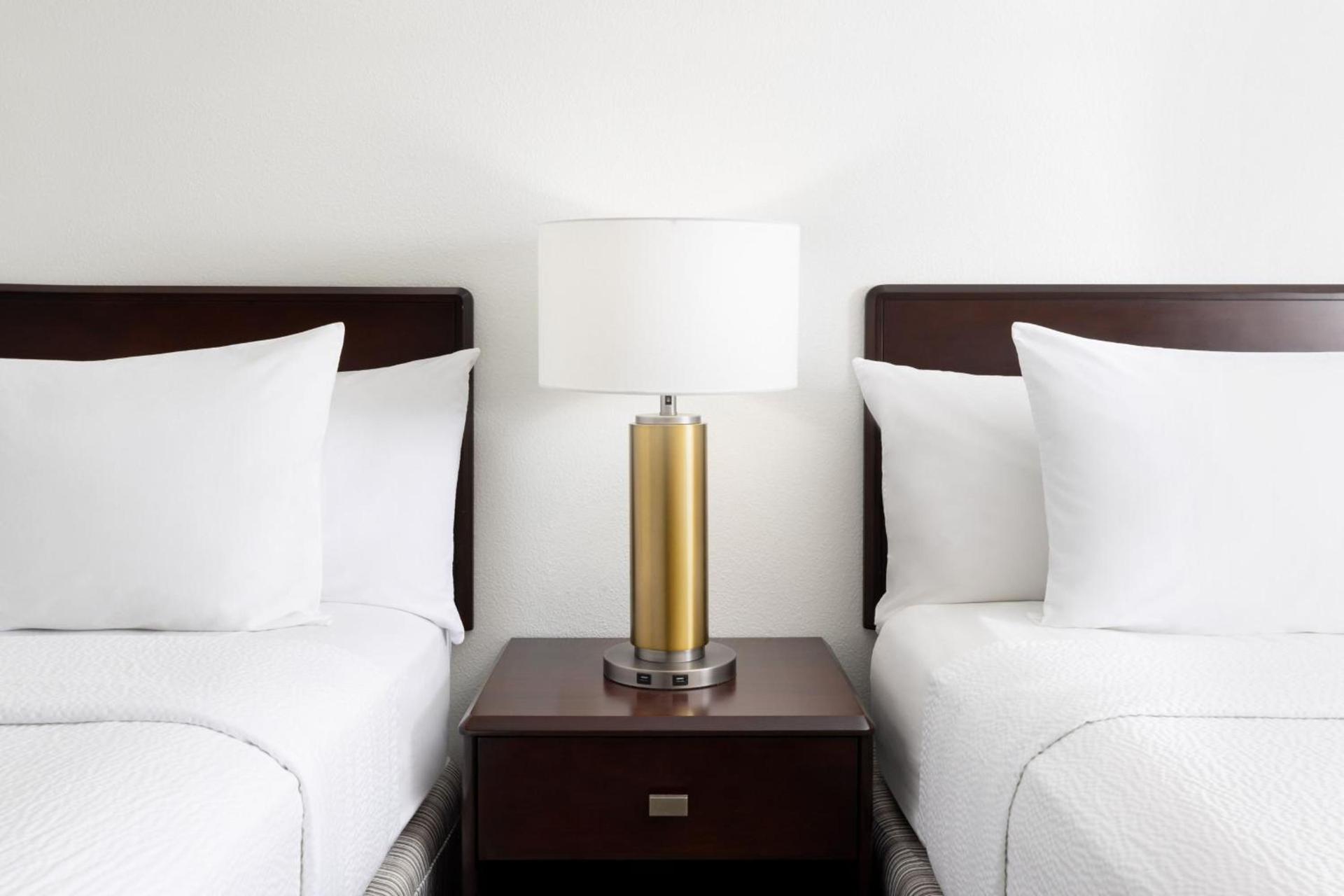 SpringHill Suites Fresno photo 6