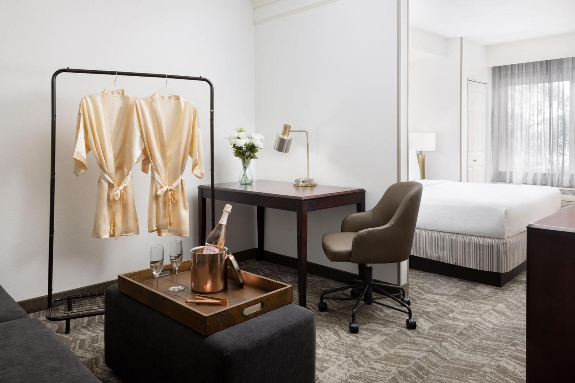 SpringHill Suites Fresno photo 10
