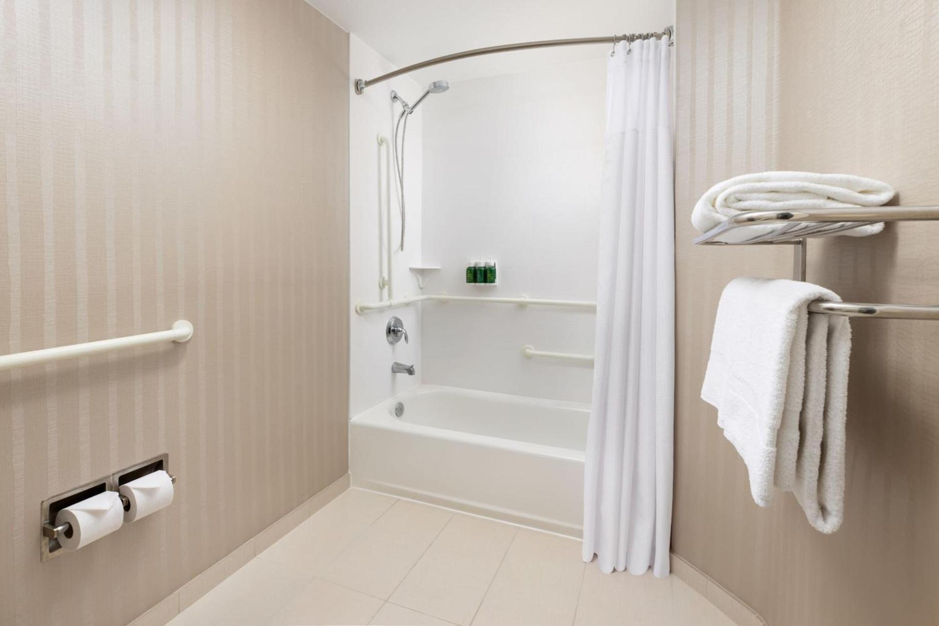 SpringHill Suites Fresno photo 14