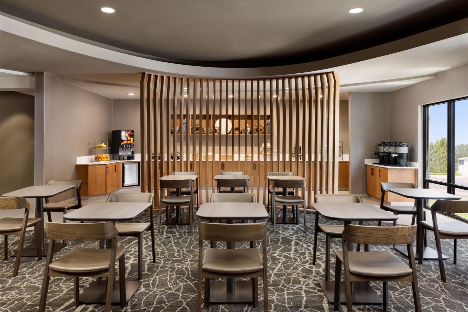 SpringHill Suites Fresno photo 18