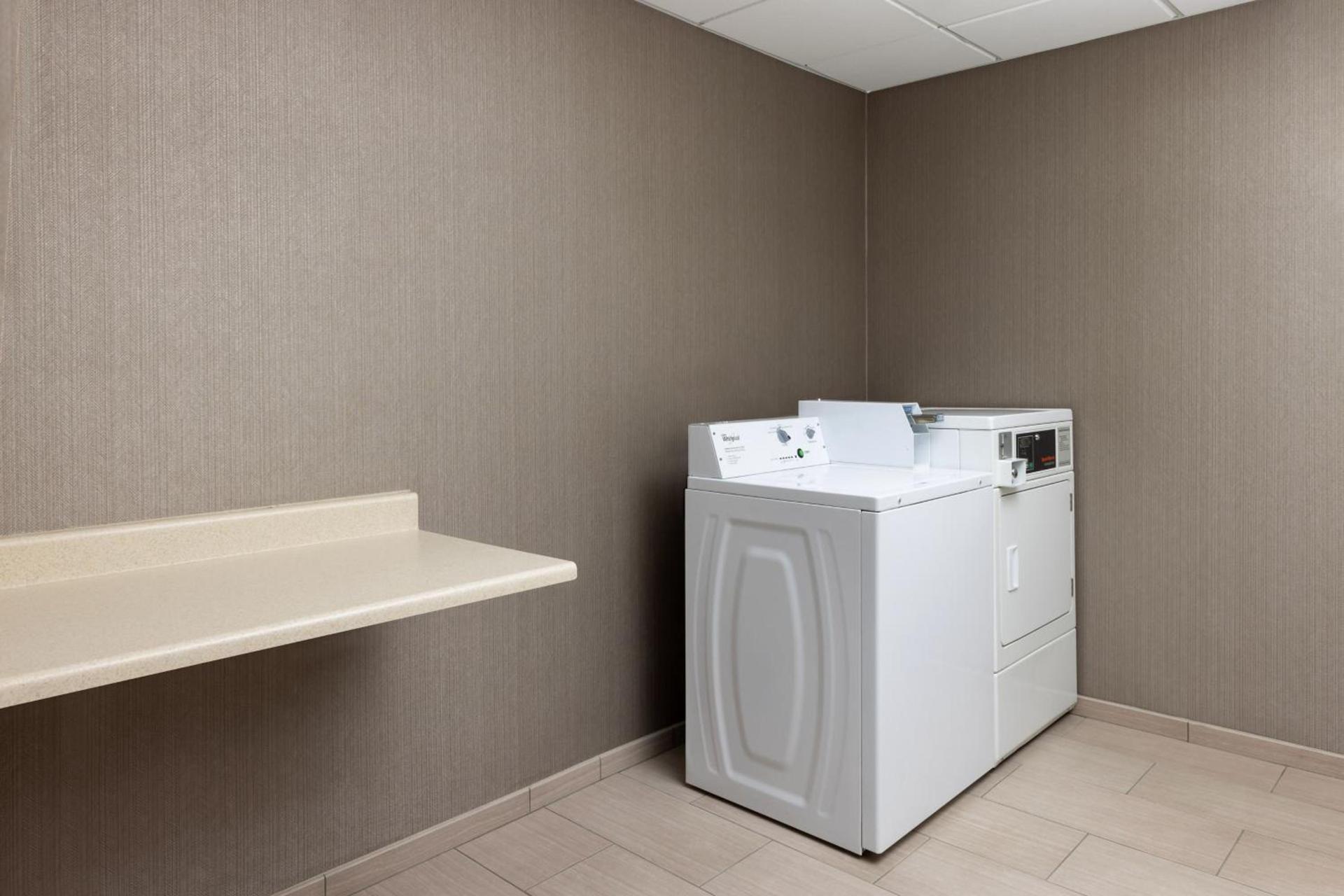 SpringHill Suites Fresno photo 17
