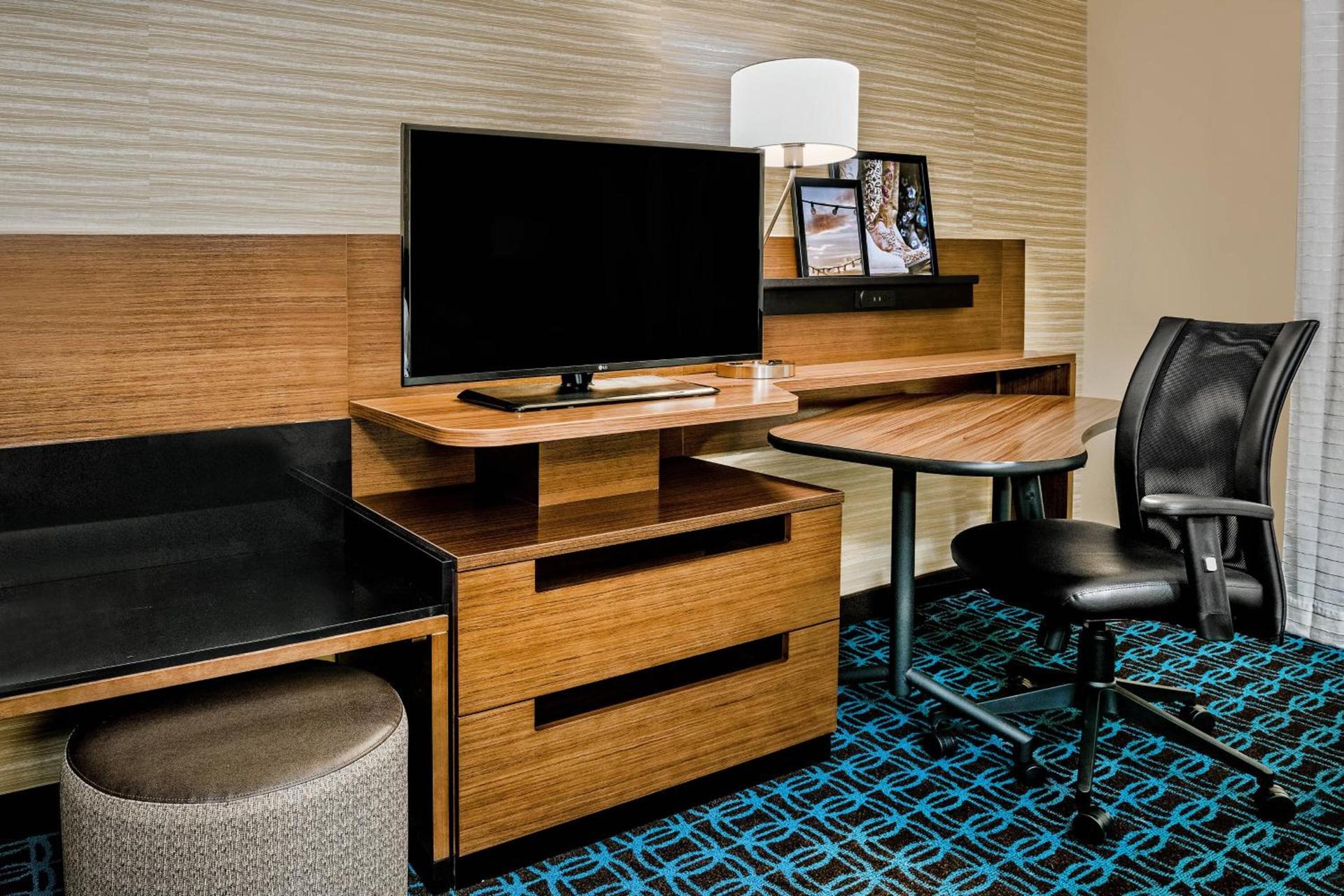 Fairfield Inn & Suites Van Canton Area photo 8