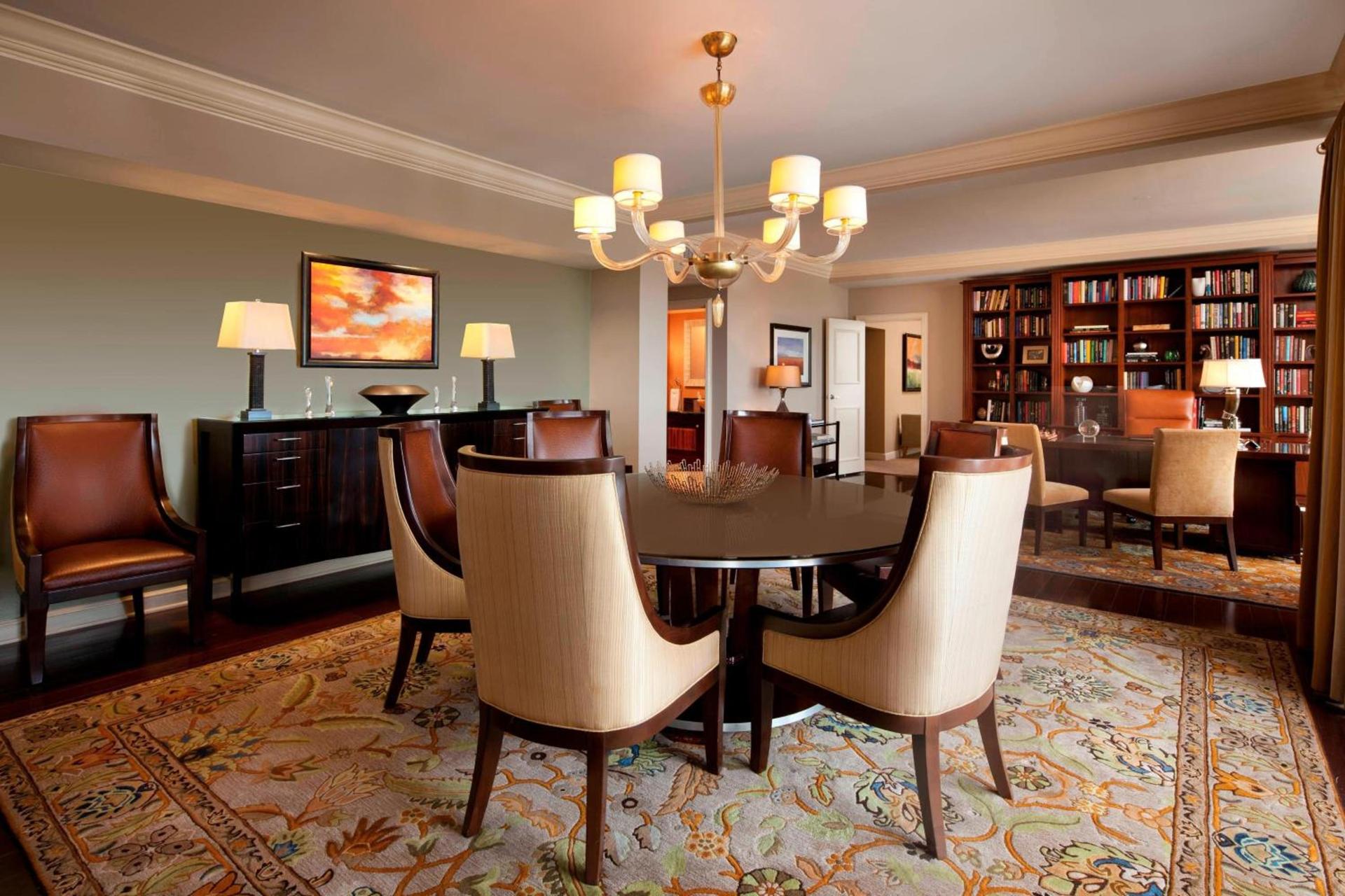 Houston Grand Hotel - River Oaks photo 24