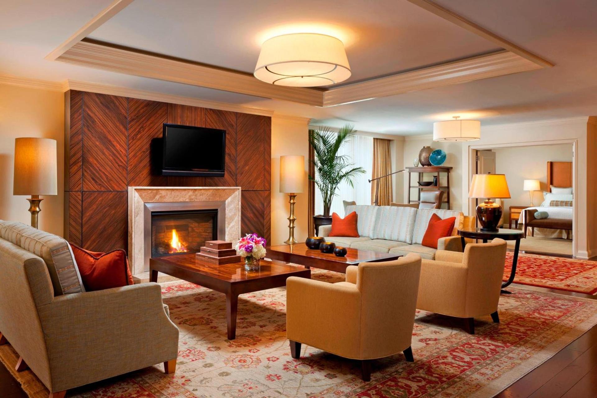 Houston Grand Hotel - River Oaks photo 29