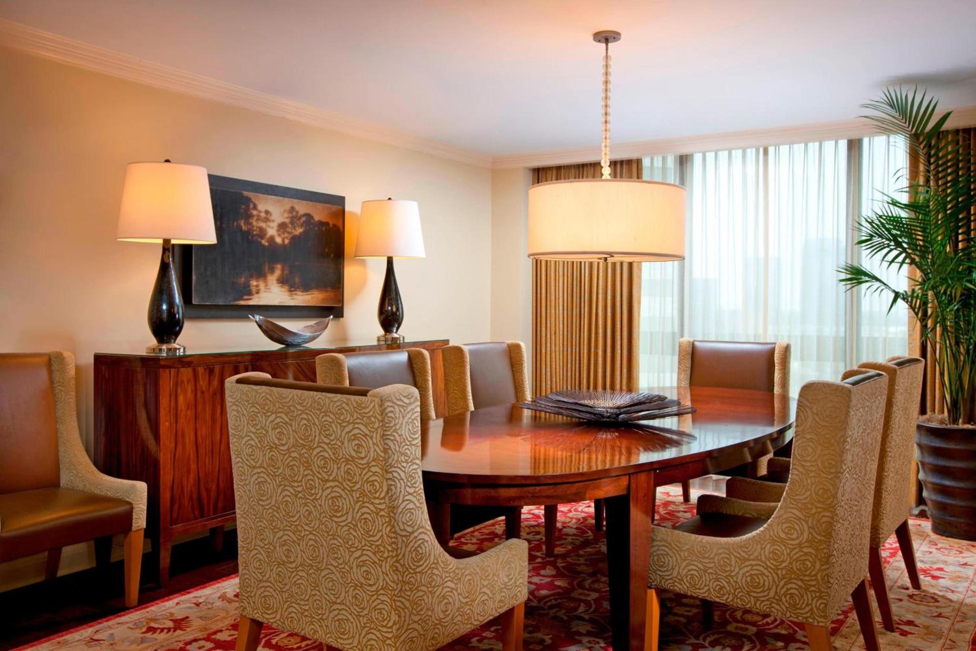 Houston Grand Hotel - River Oaks photo 31