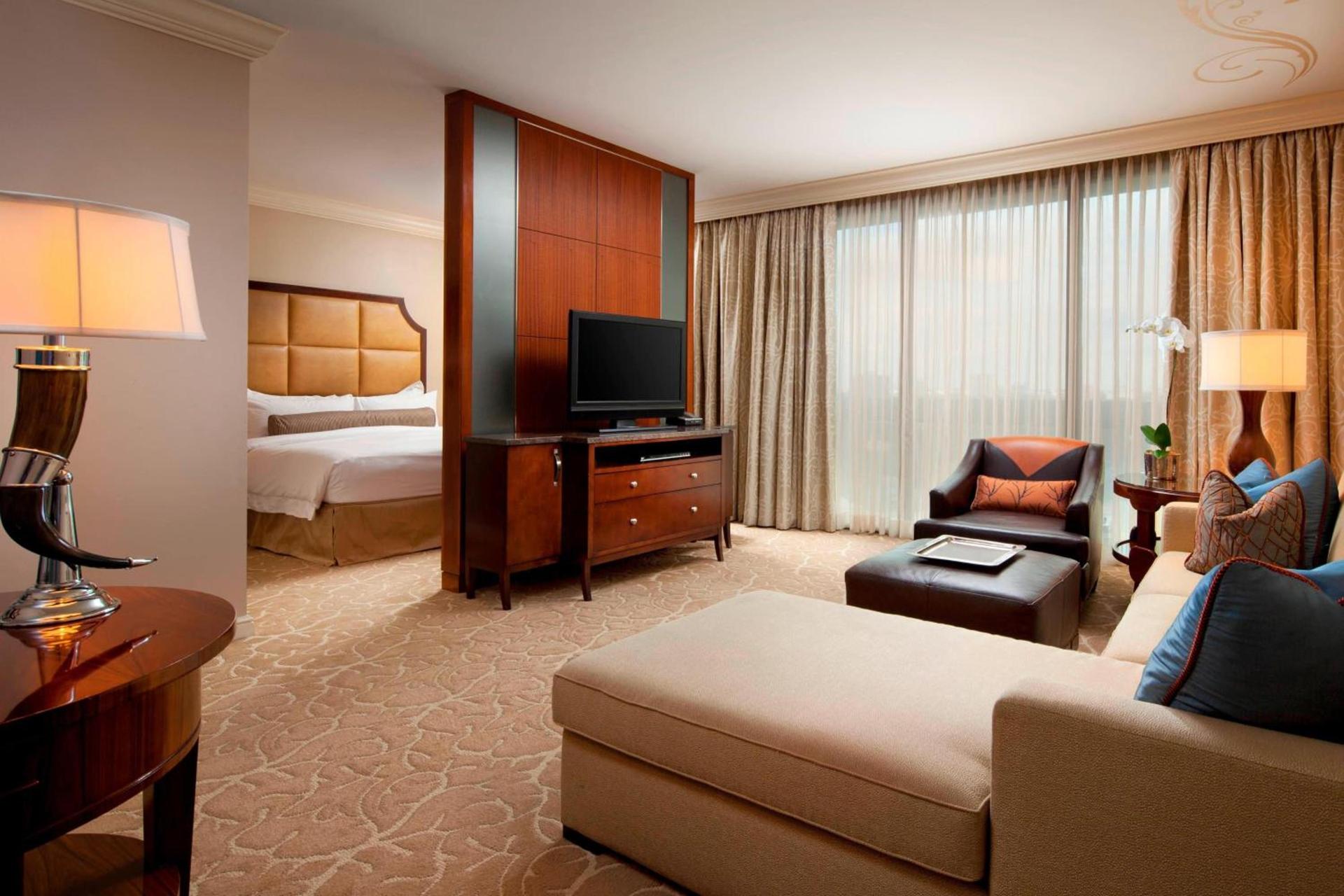 Houston Grand Hotel - River Oaks photo 34