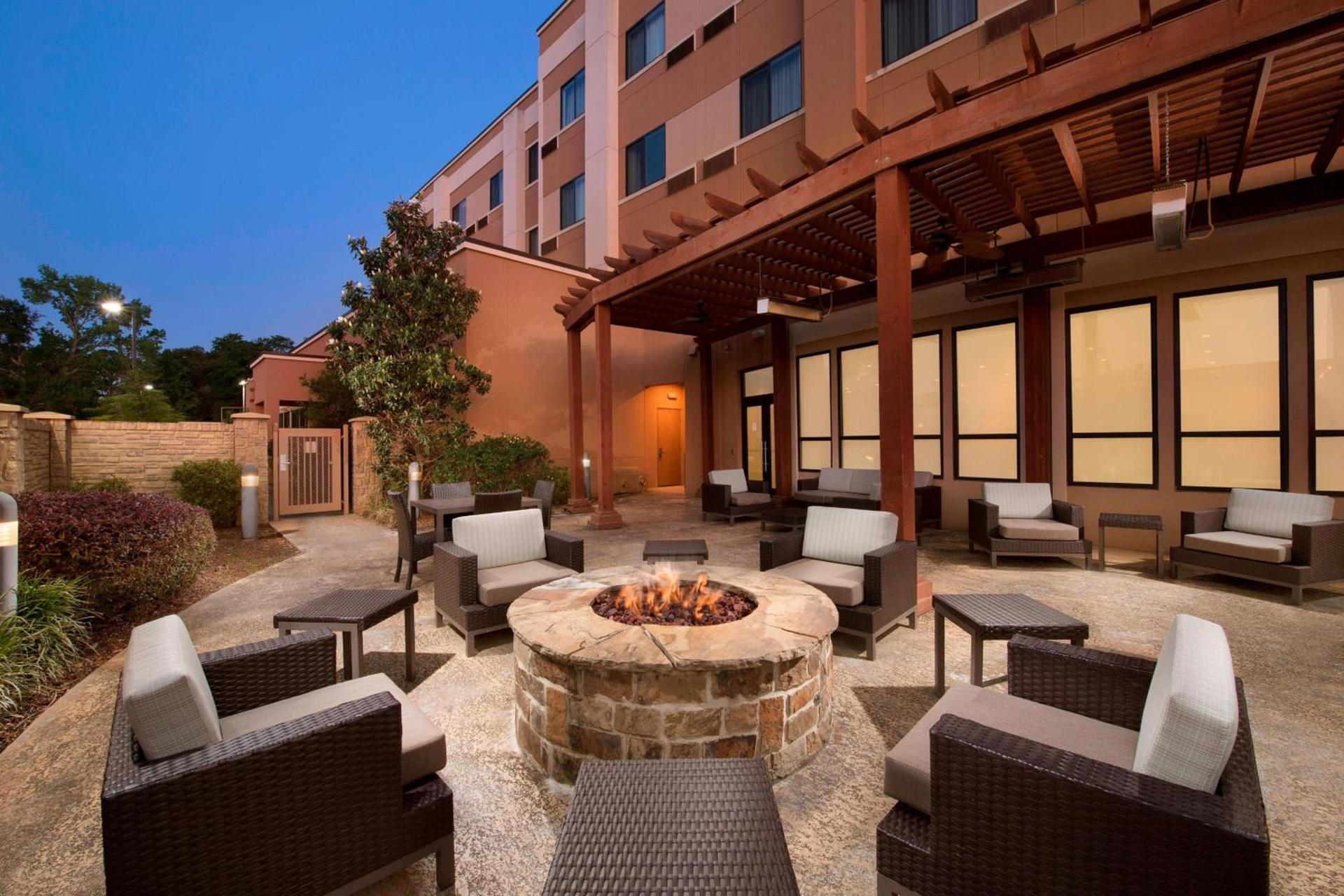 Courtyard by Marriott Tyler photo 17