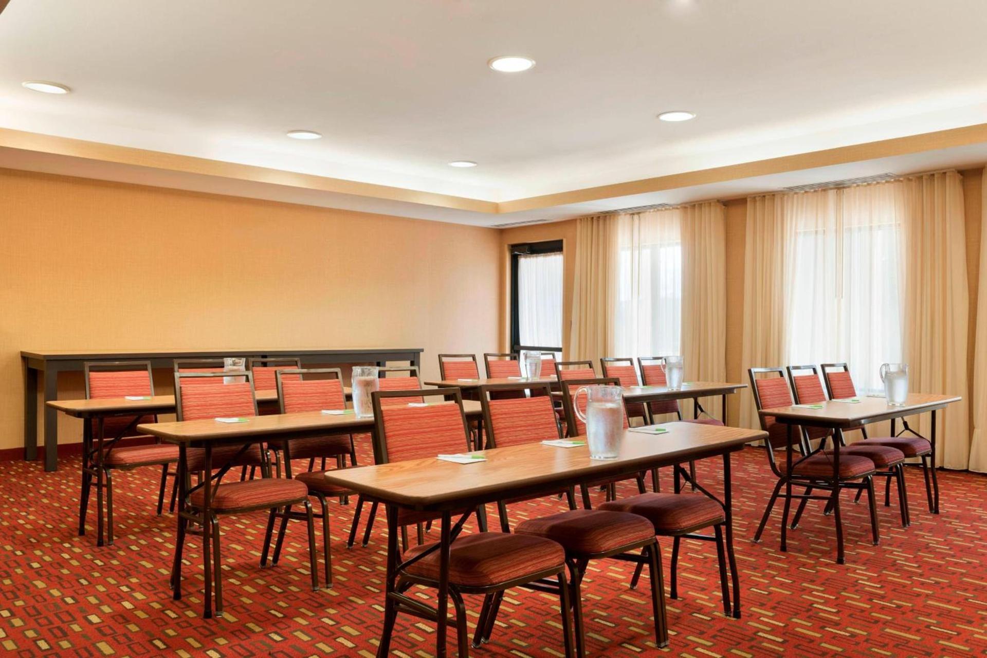 Courtyard by Marriott Peoria photo 27
