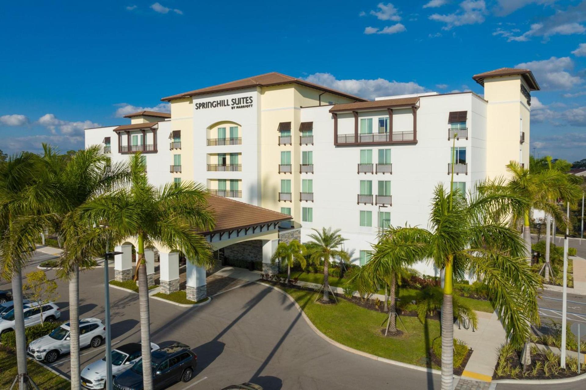 SpringHill Suites by Marriott Fort Myers Estero photo 2