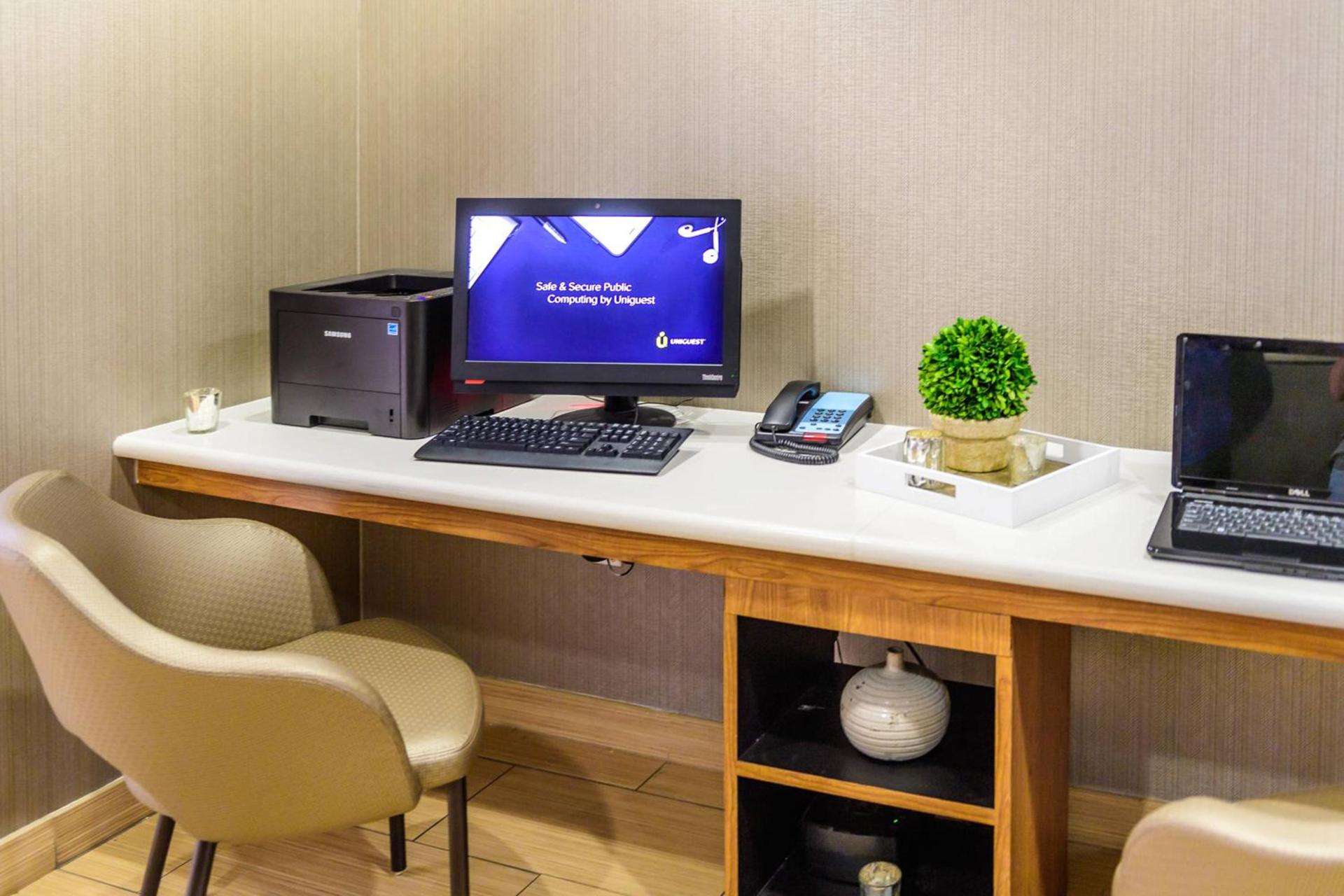 SpringHill Suites Houston NASA/Seabrook photo 14