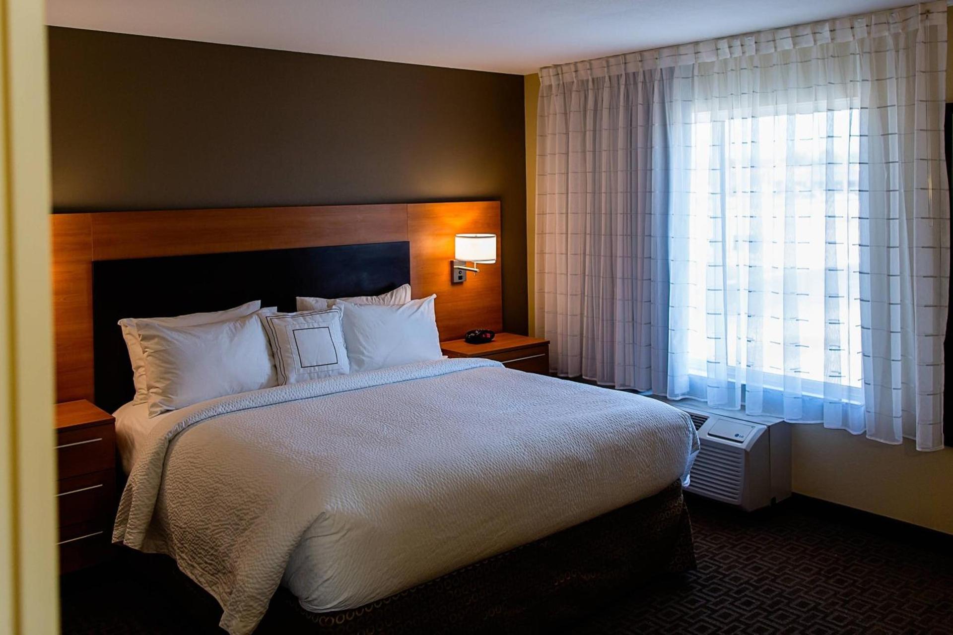TownePlace Suites by Marriott Lancaster photo 14