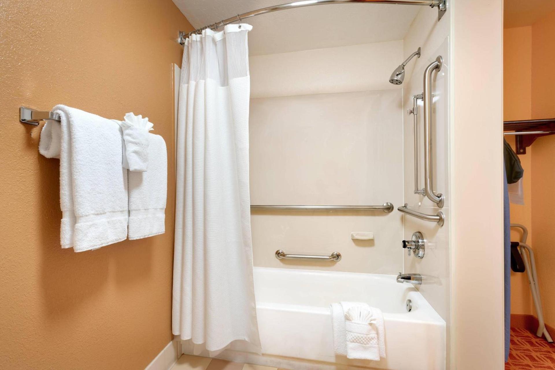 Garner Hotel Provo South by IHG photo 11
