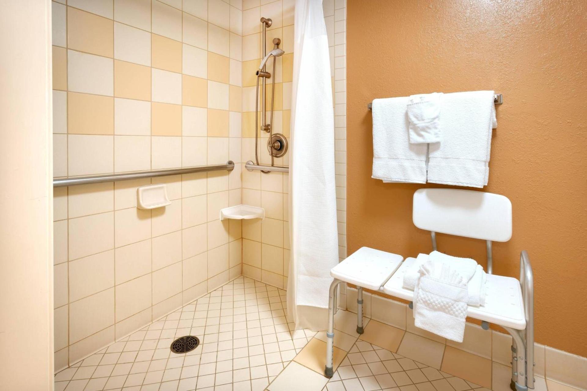 Garner Hotel Provo South by IHG photo 12