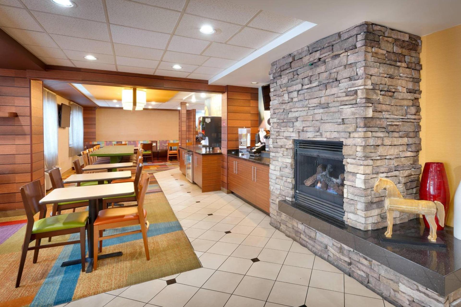 Garner Hotel Provo South by IHG photo 26