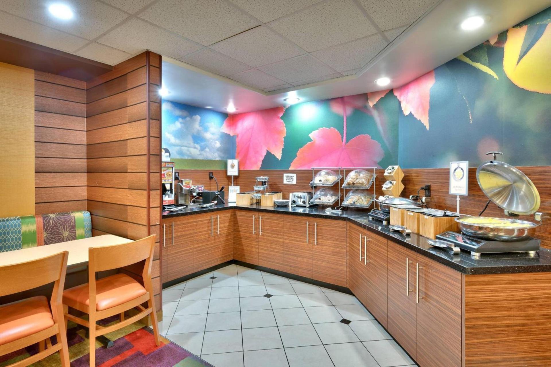 Garner Hotel Provo South by IHG photo 27