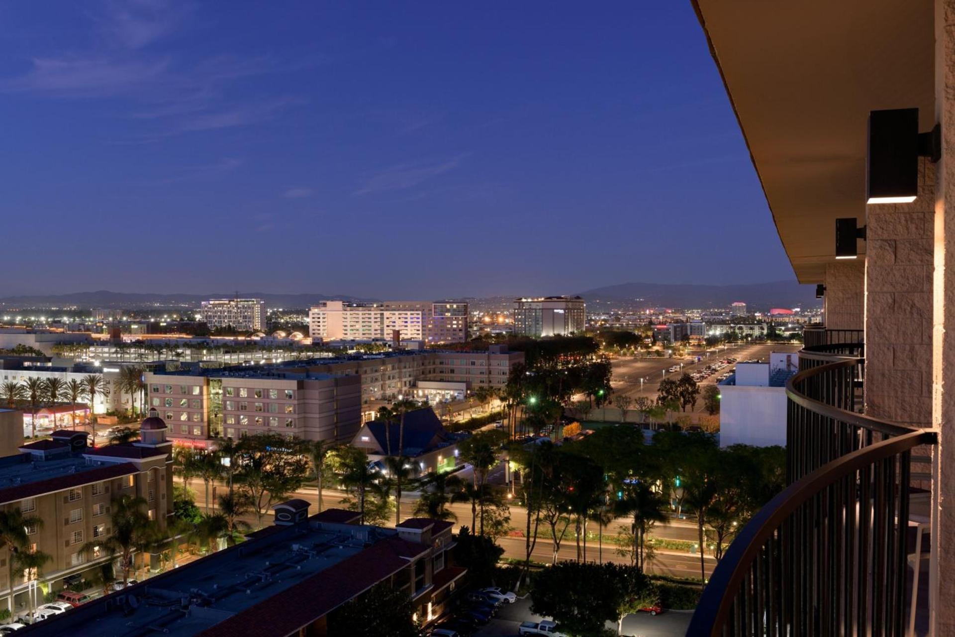 Sheraton Park Hotel at the Anaheim Resort photo 8