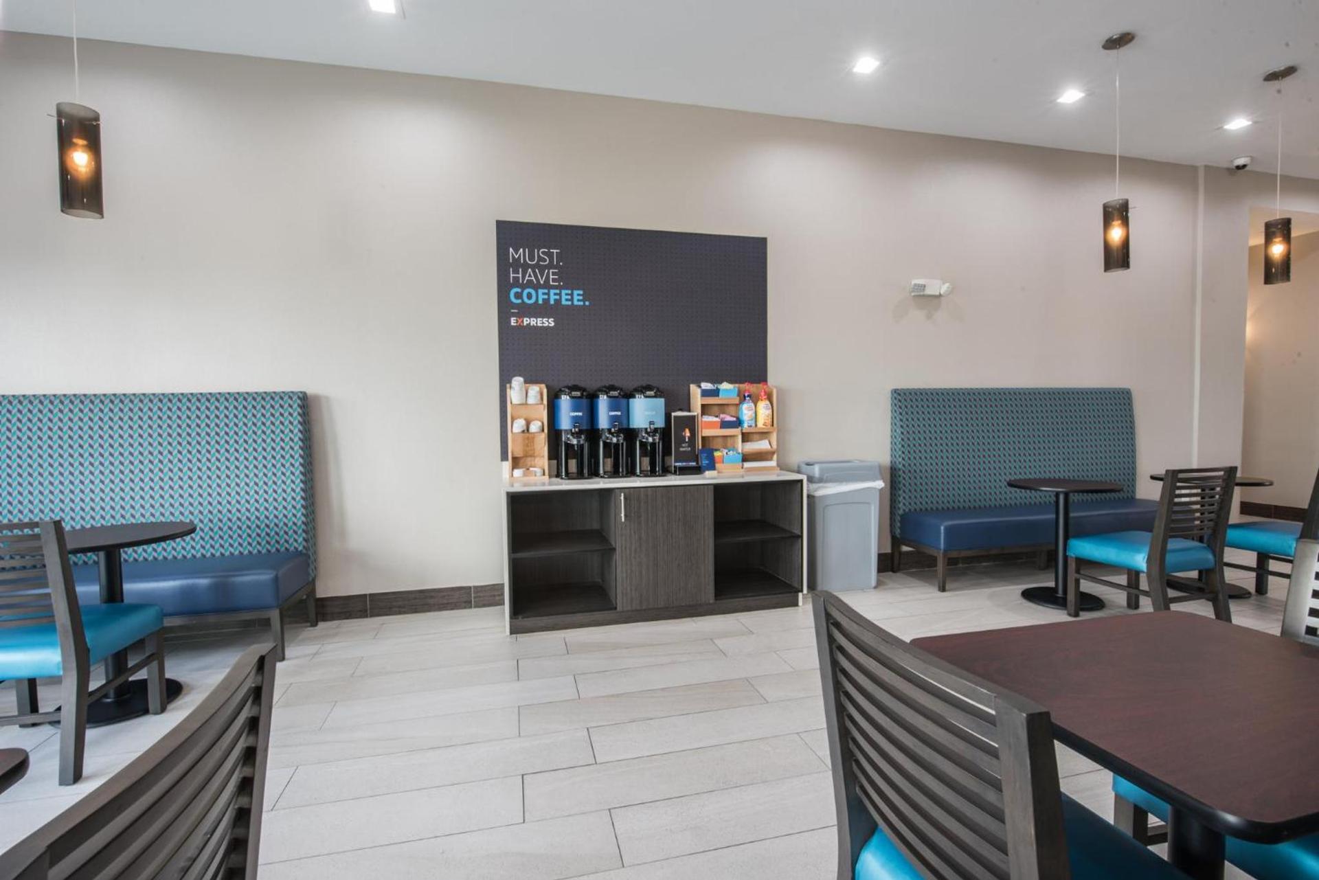 Holiday Inn Express & Suites Houston - Hobby Airport Area by IHG photo 21