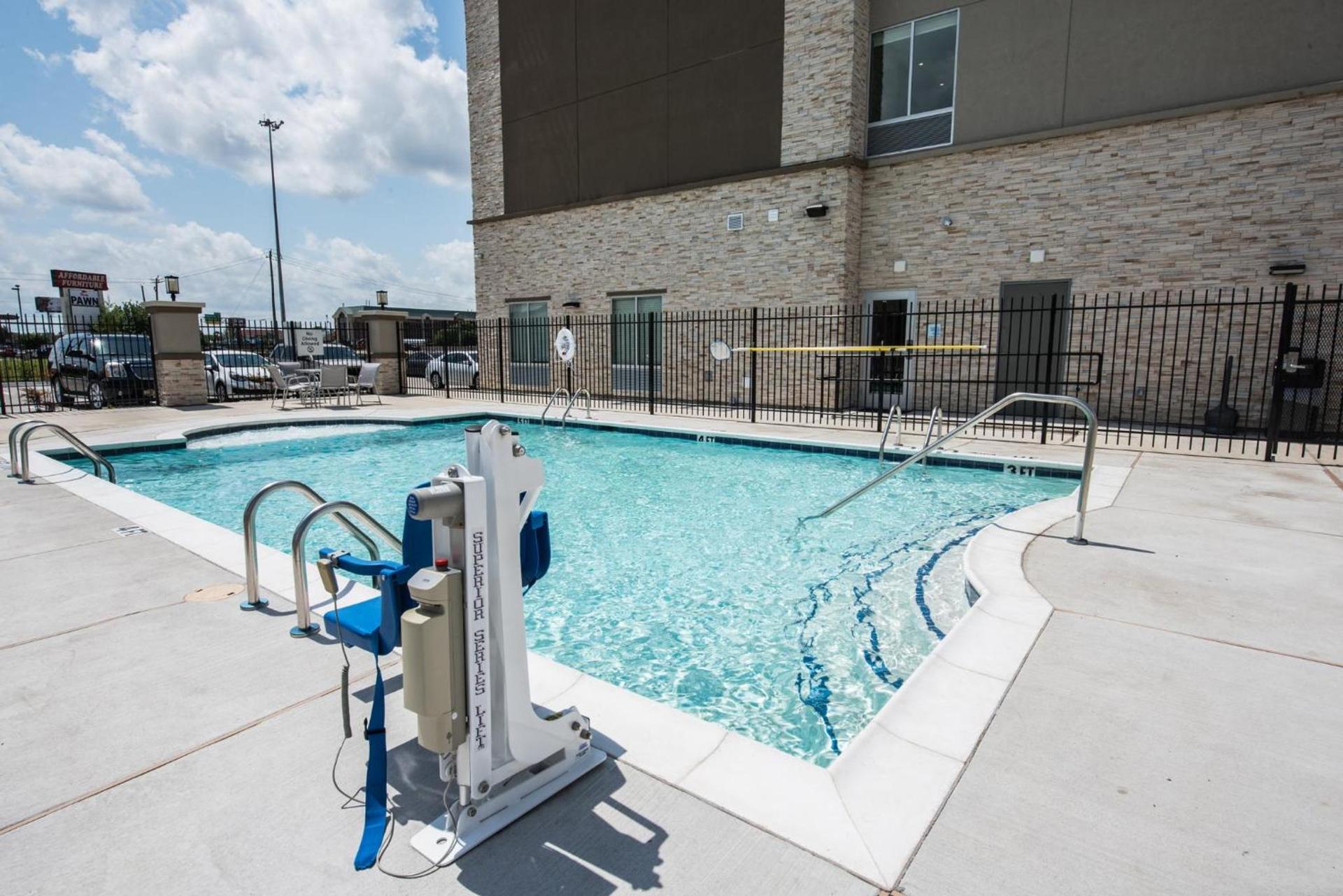 Holiday Inn Express & Suites Houston - Hobby Airport Area by IHG photo 62