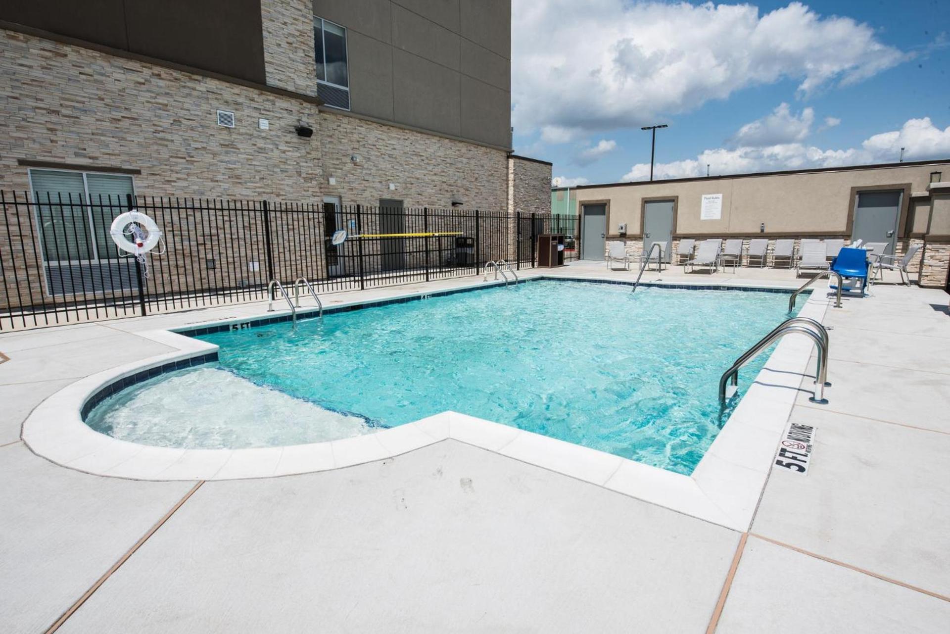 Holiday Inn Express & Suites Houston - Hobby Airport Area by IHG photo 59