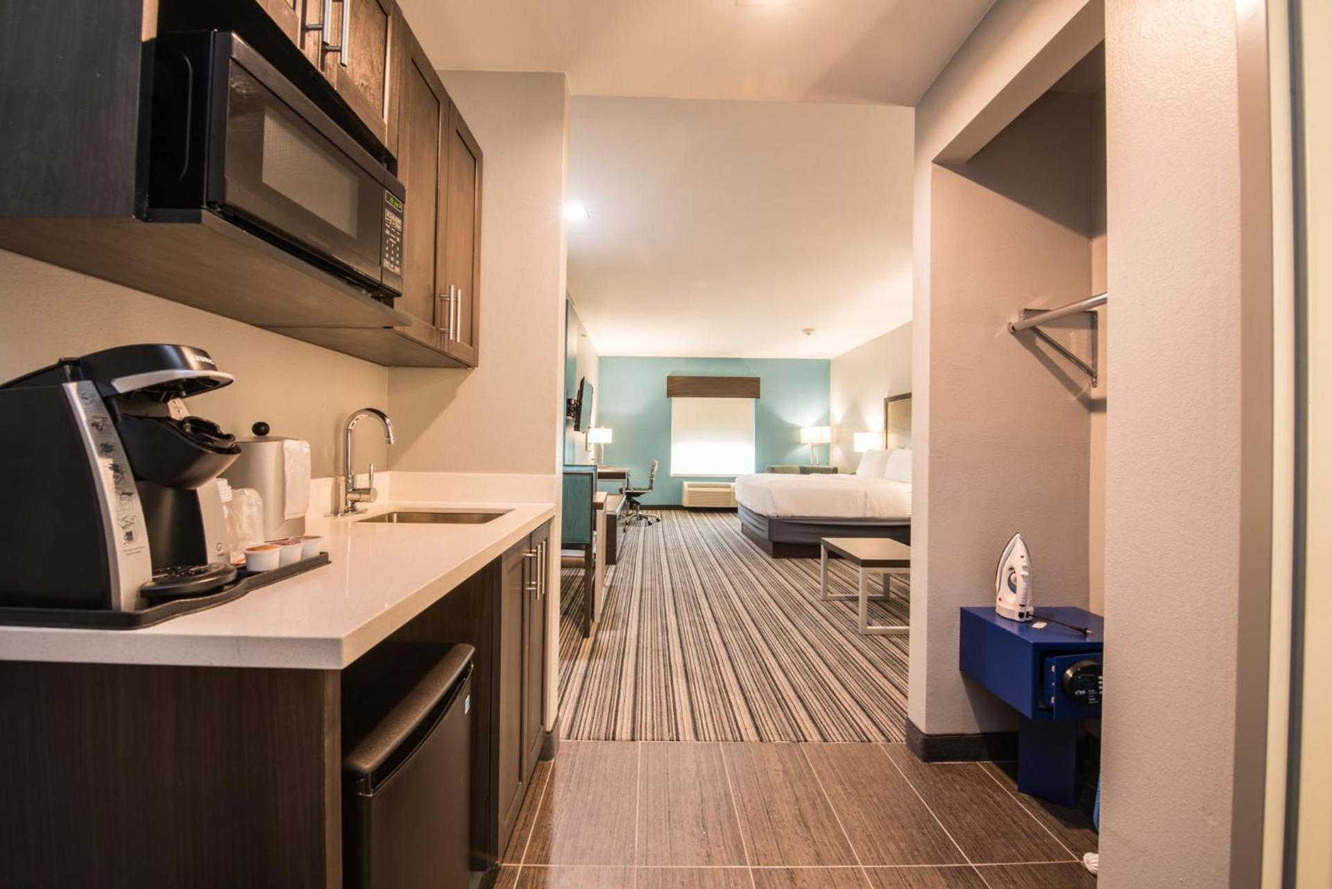 Holiday Inn Express & Suites Houston - Hobby Airport Area by IHG photo 35