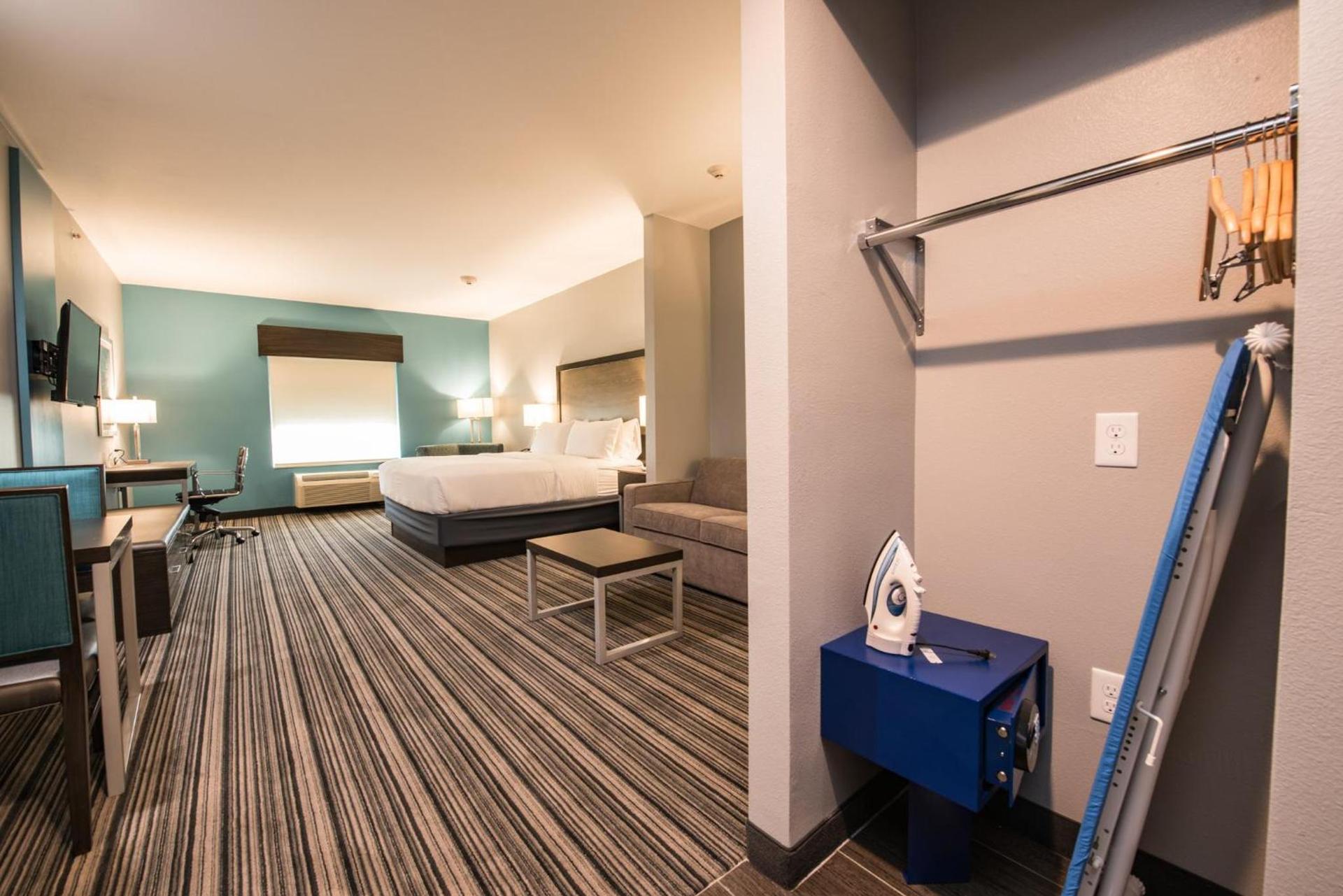 Holiday Inn Express & Suites Houston - Hobby Airport Area by IHG photo 64