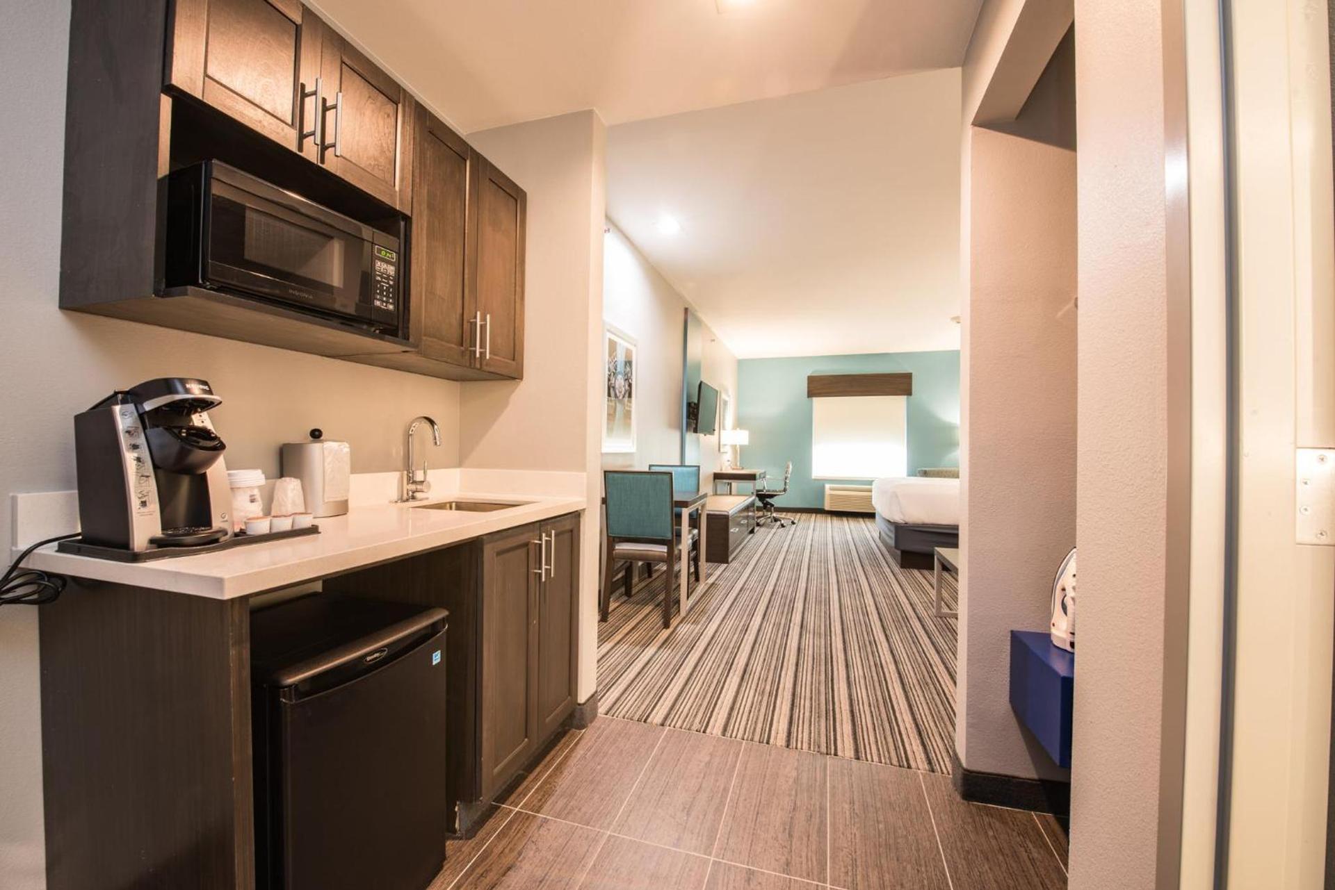 Holiday Inn Express & Suites Houston - Hobby Airport Area by IHG photo 40