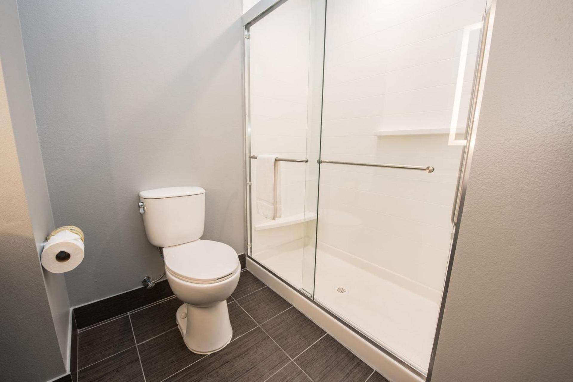Holiday Inn Express & Suites Houston - Hobby Airport Area by IHG photo 41