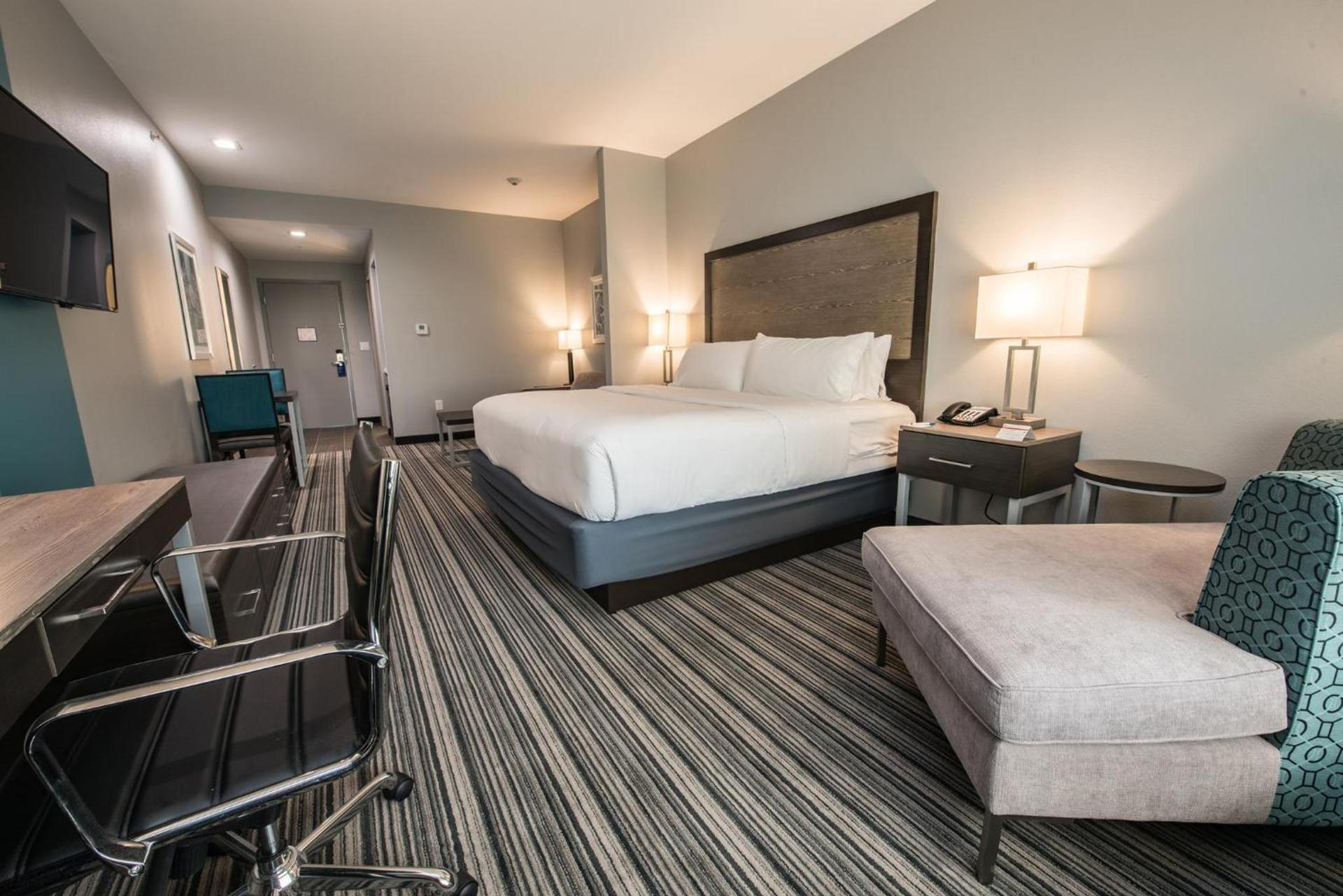 Holiday Inn Express & Suites Houston - Hobby Airport Area by IHG photo 68