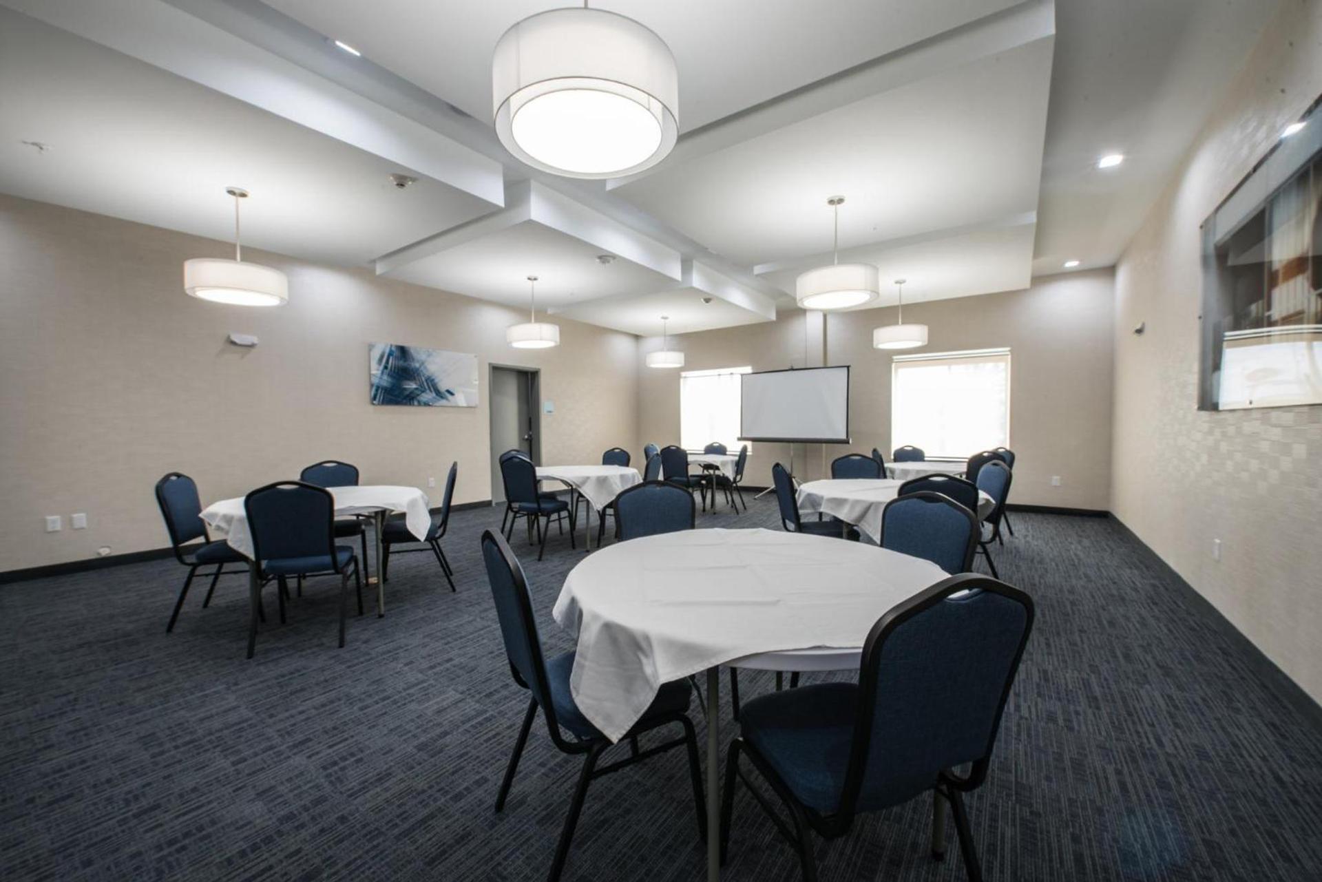 Holiday Inn Express & Suites Houston - Hobby Airport Area by IHG photo 57
