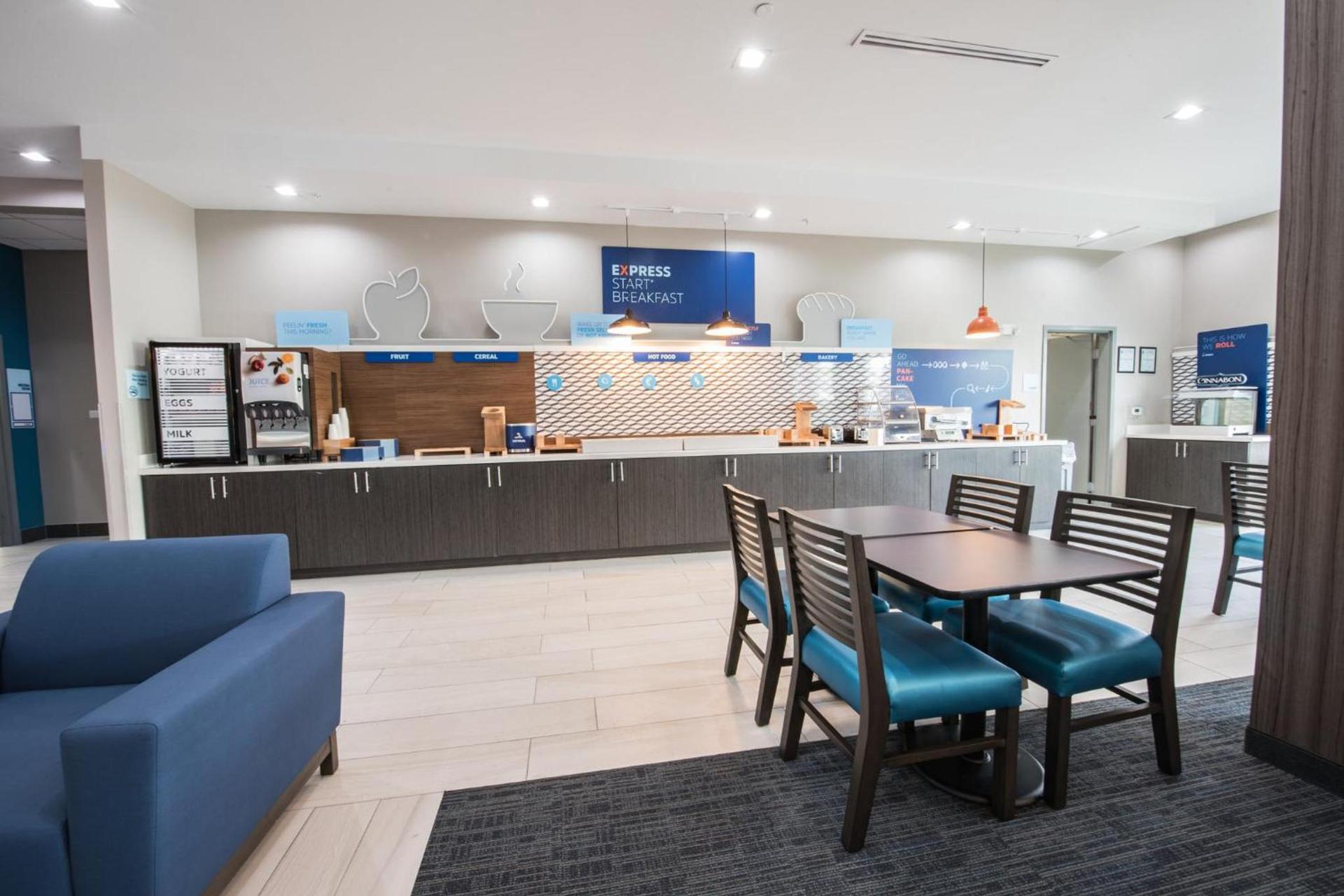 Holiday Inn Express & Suites Houston - Hobby Airport Area by IHG photo 48