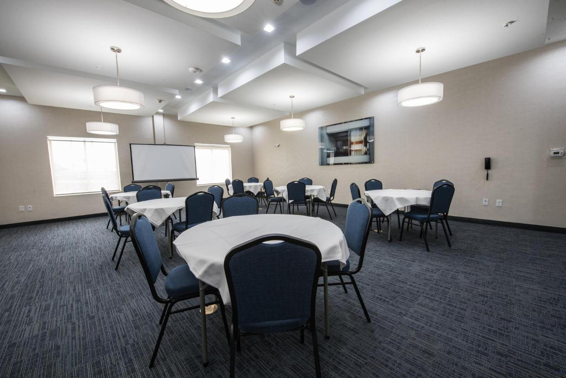 Holiday Inn Express & Suites Houston - Hobby Airport Area by IHG photo 86