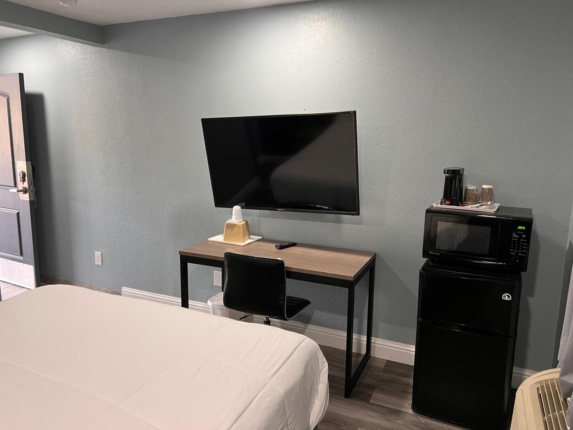 Surf City Inn & Suites photo 47