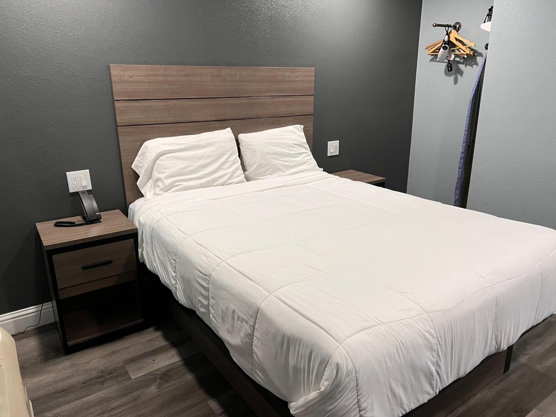 Surf City Inn & Suites photo 55