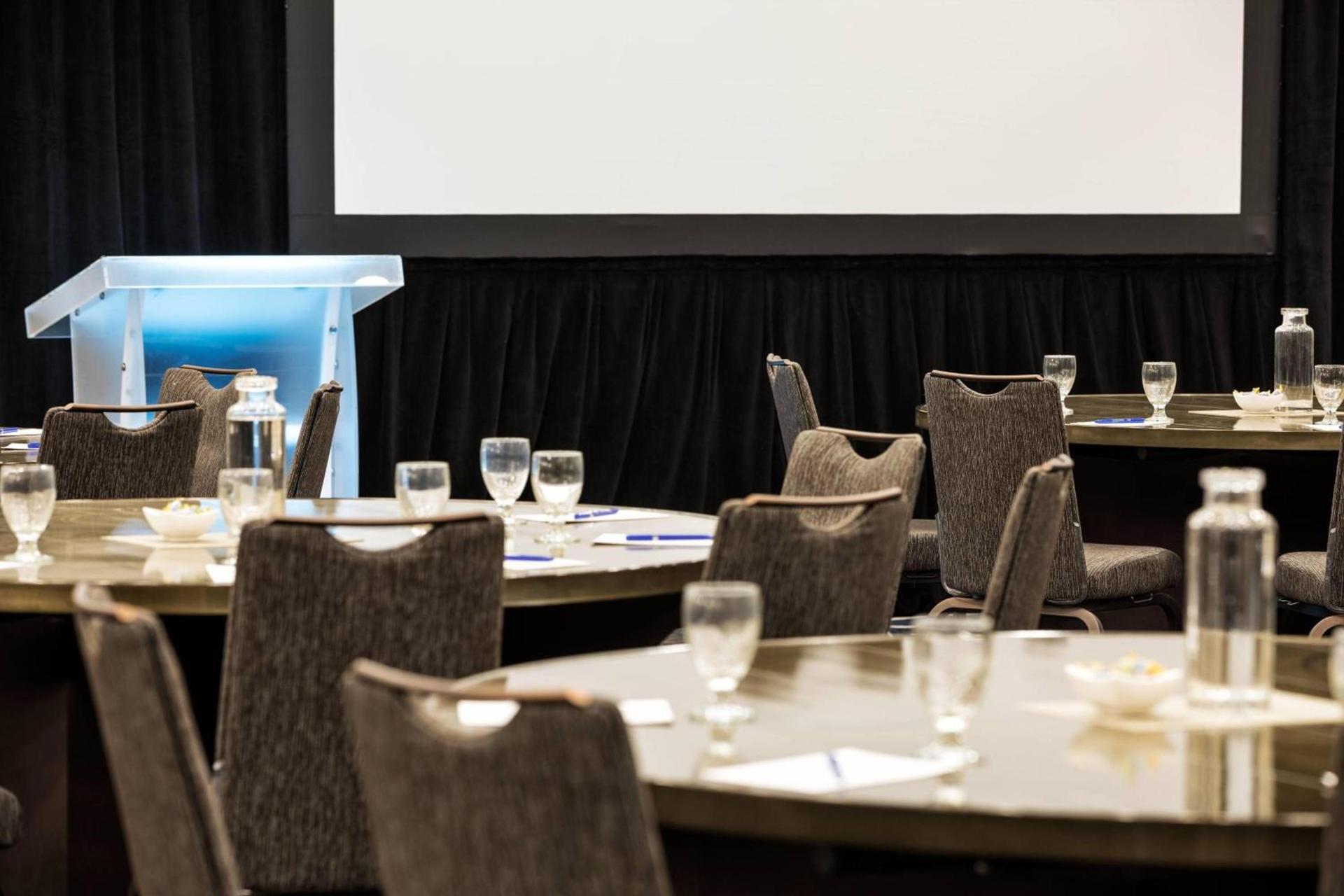 Delta Hotels by Marriott Minneapolis Northeast photo 40