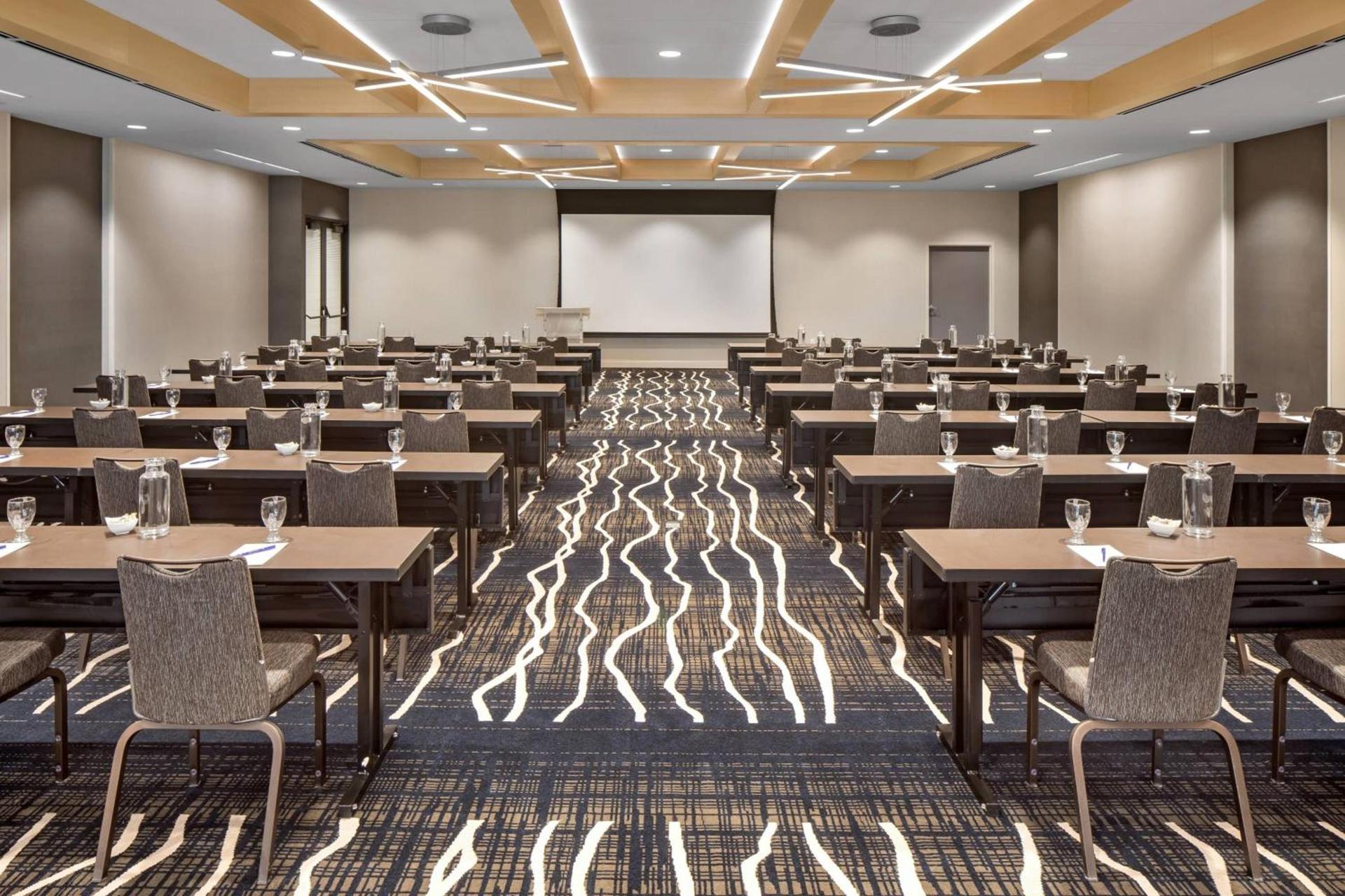 Delta Hotels by Marriott Minneapolis Northeast photo 41