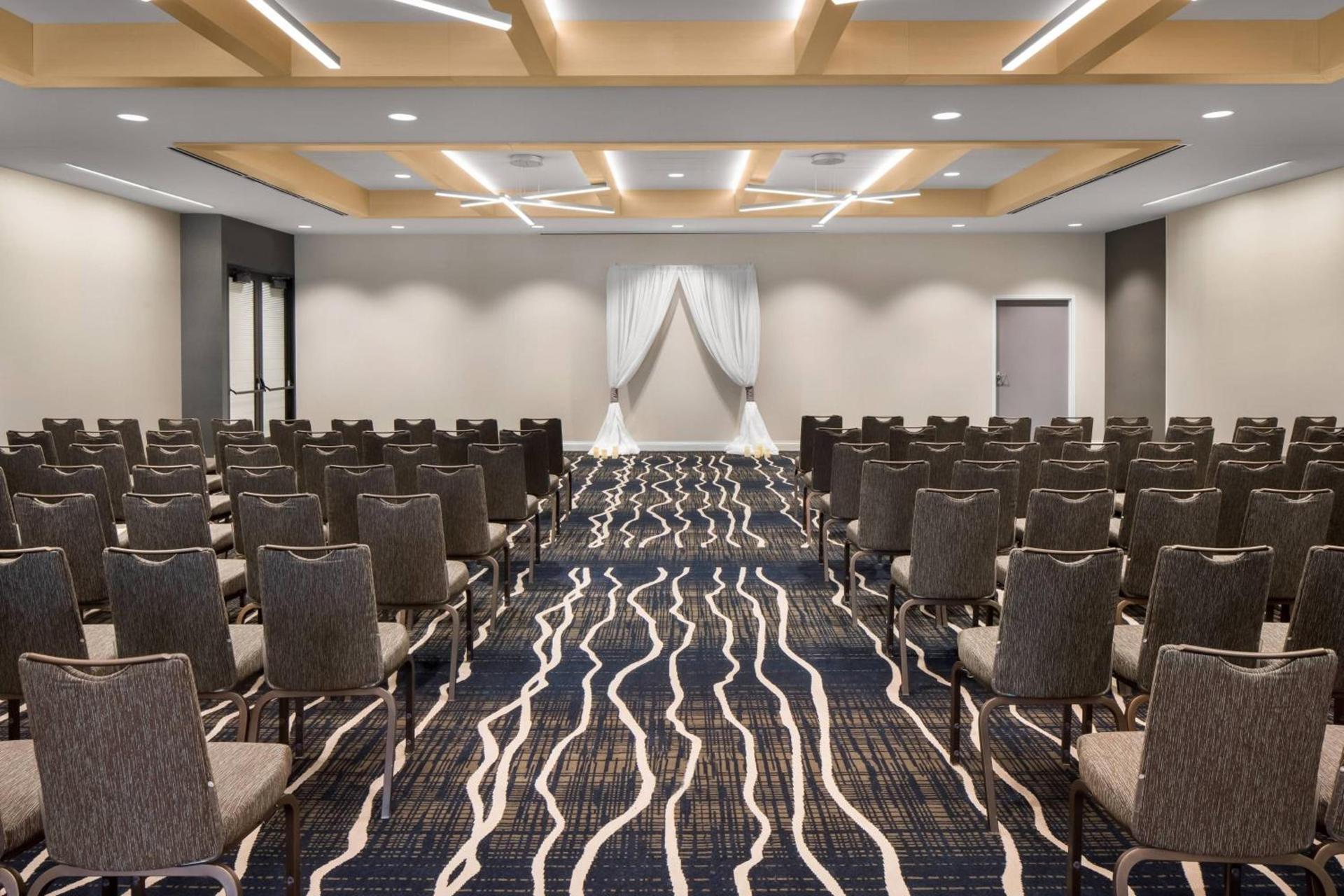 Delta Hotels by Marriott Minneapolis Northeast photo 52