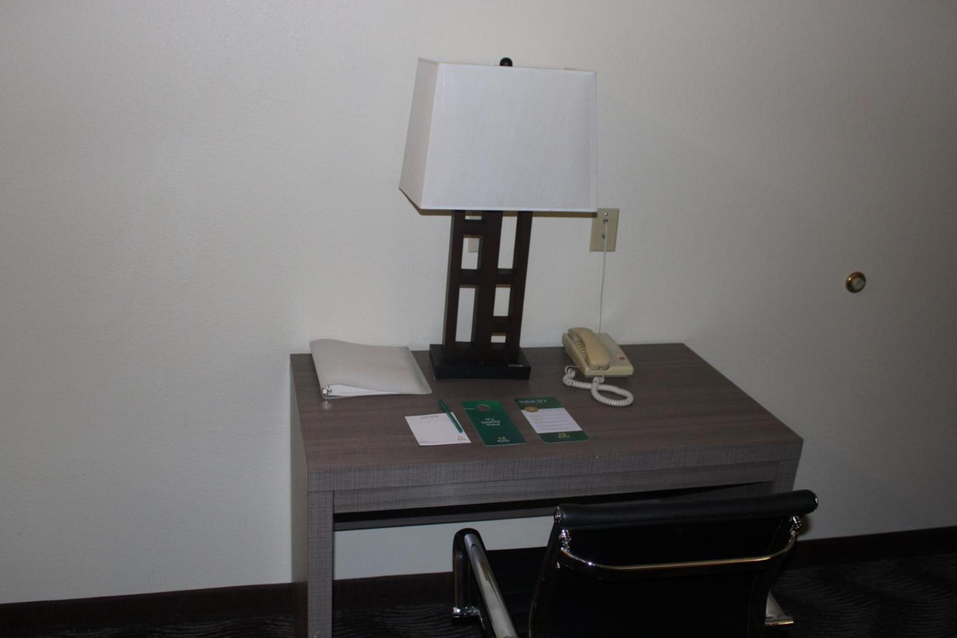 Quality Suites photo 74