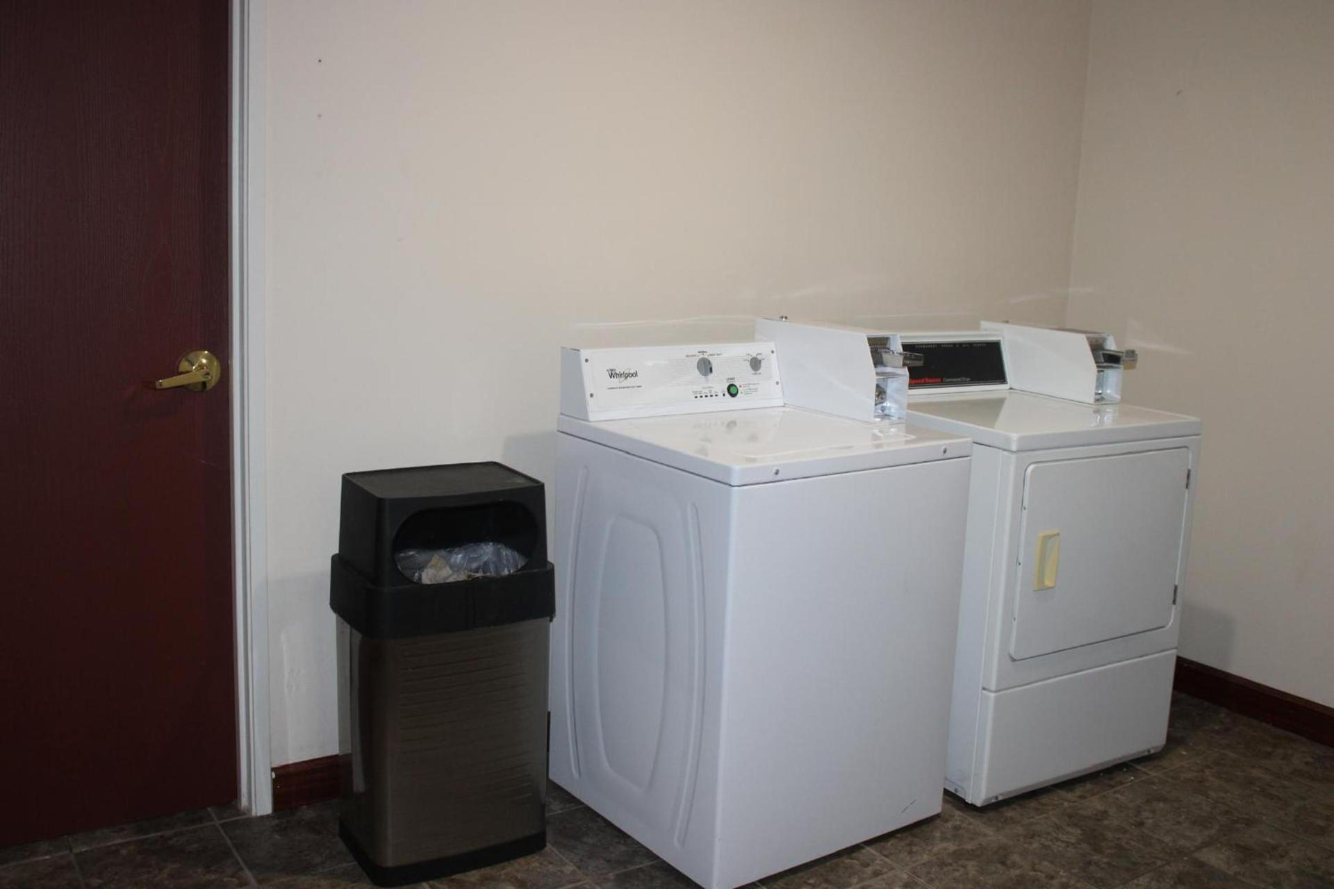 Quality Suites photo 48