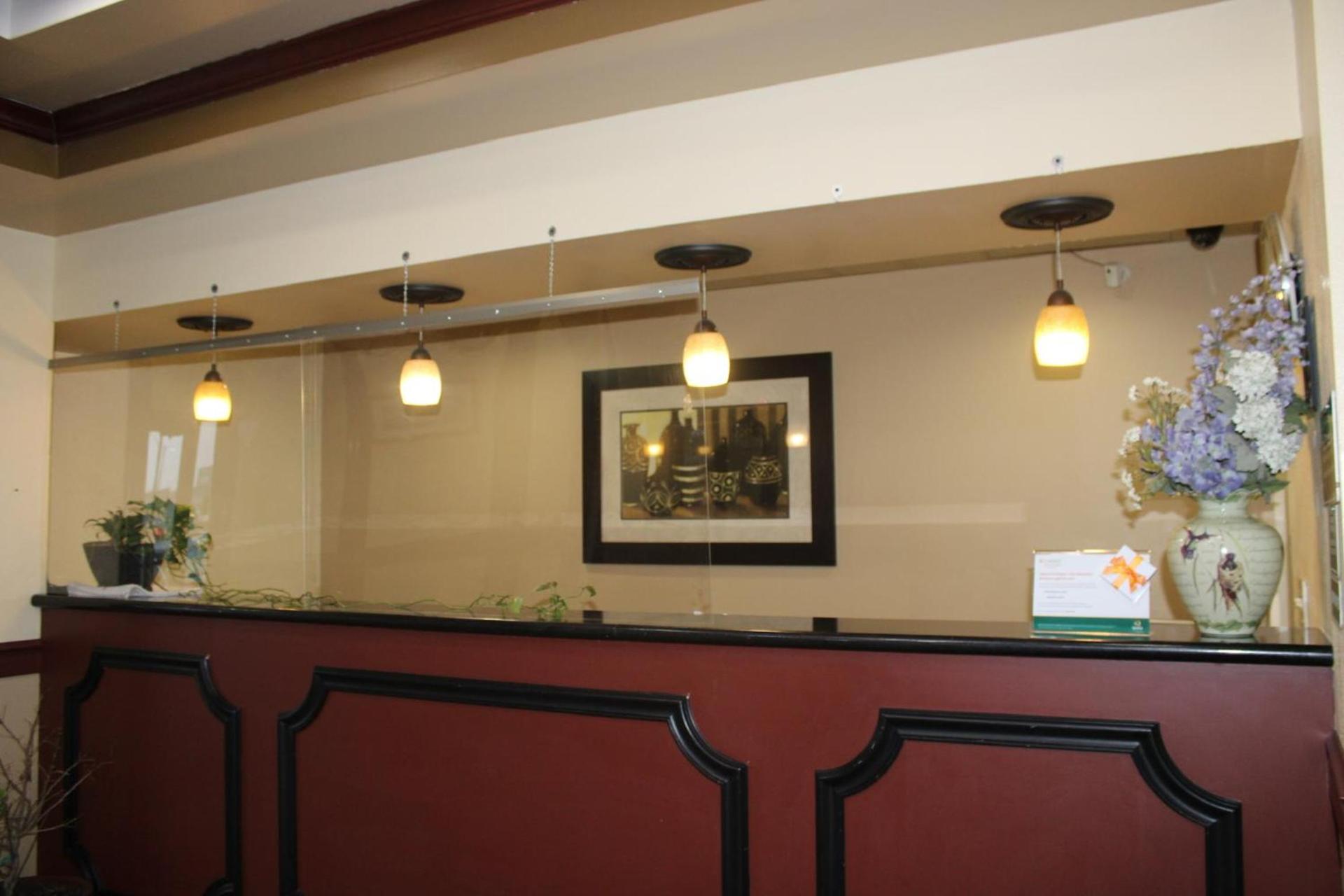 Quality Suites photo 47