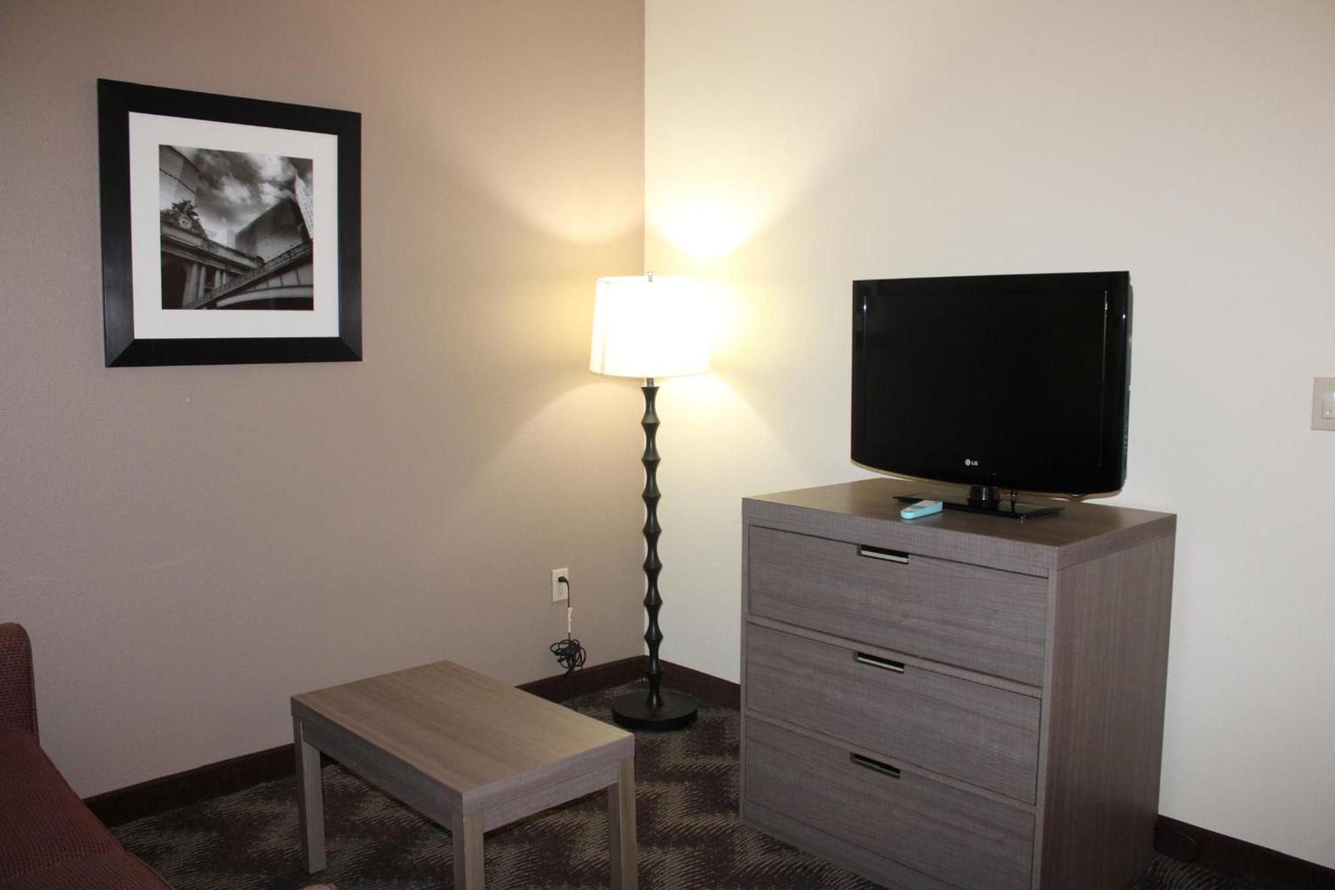 Quality Suites photo 56