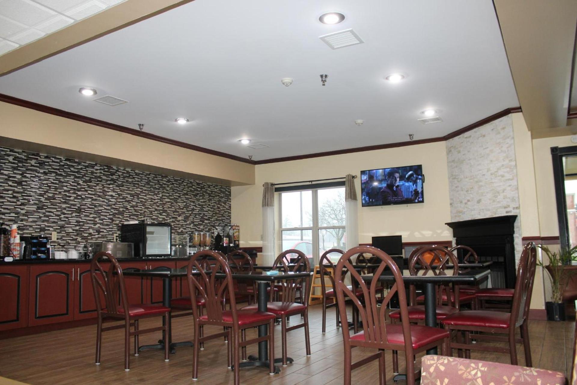 Quality Suites photo 76