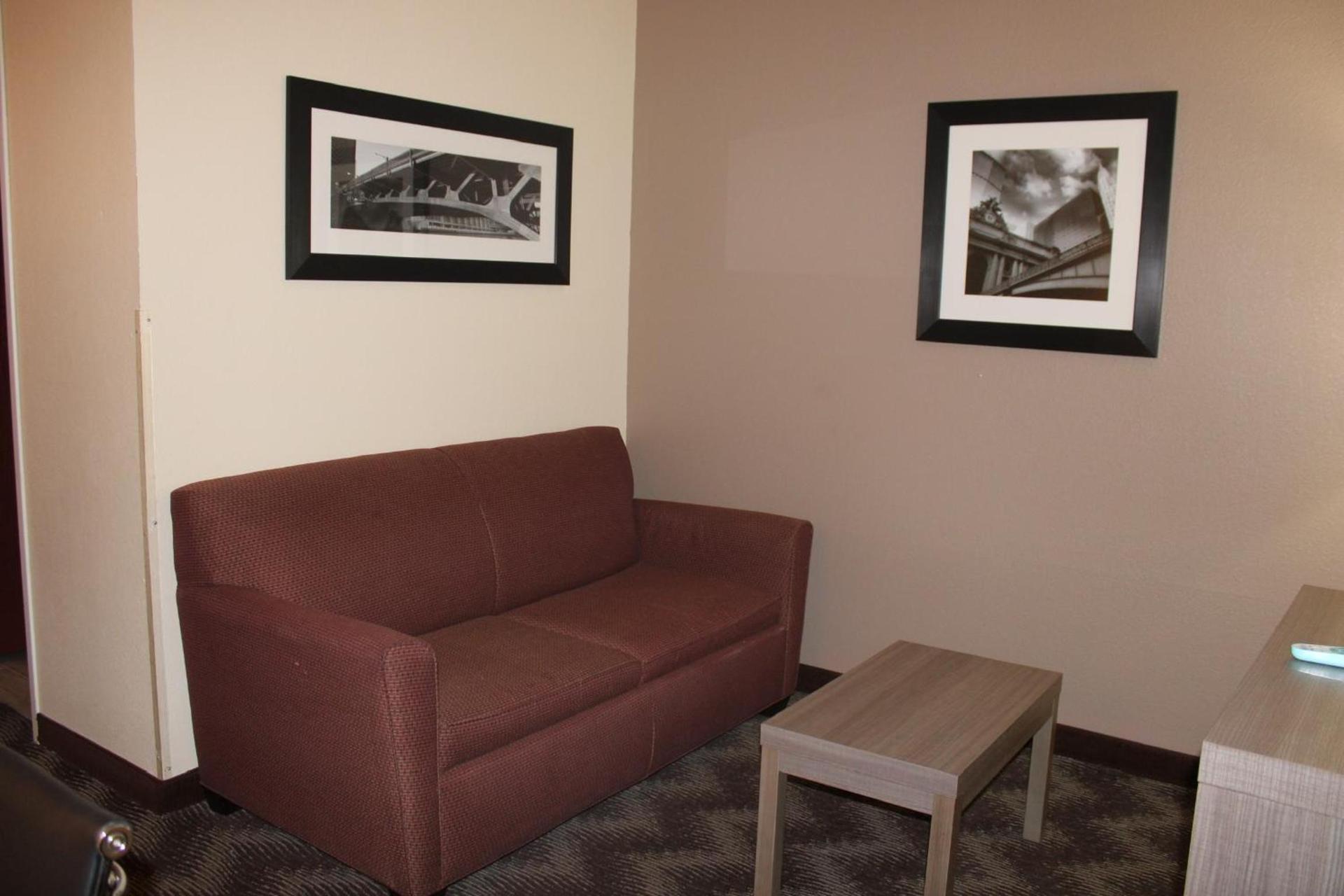 Quality Suites photo 78