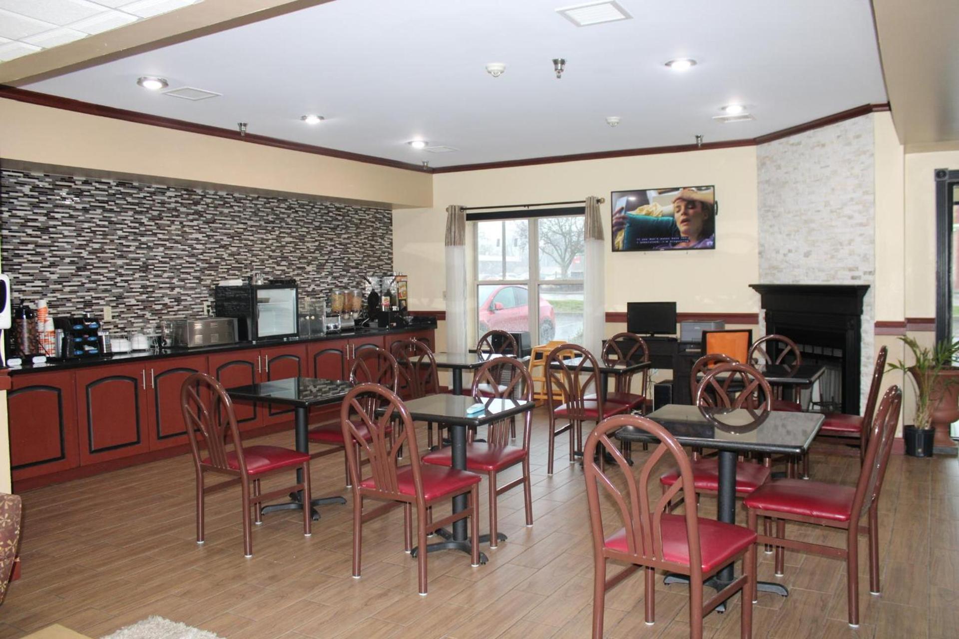 Quality Suites photo 82