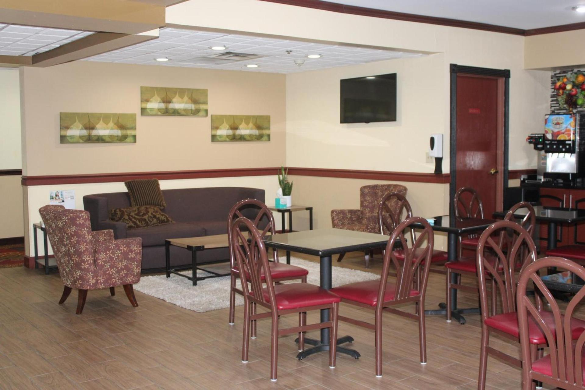 Quality Suites photo 83